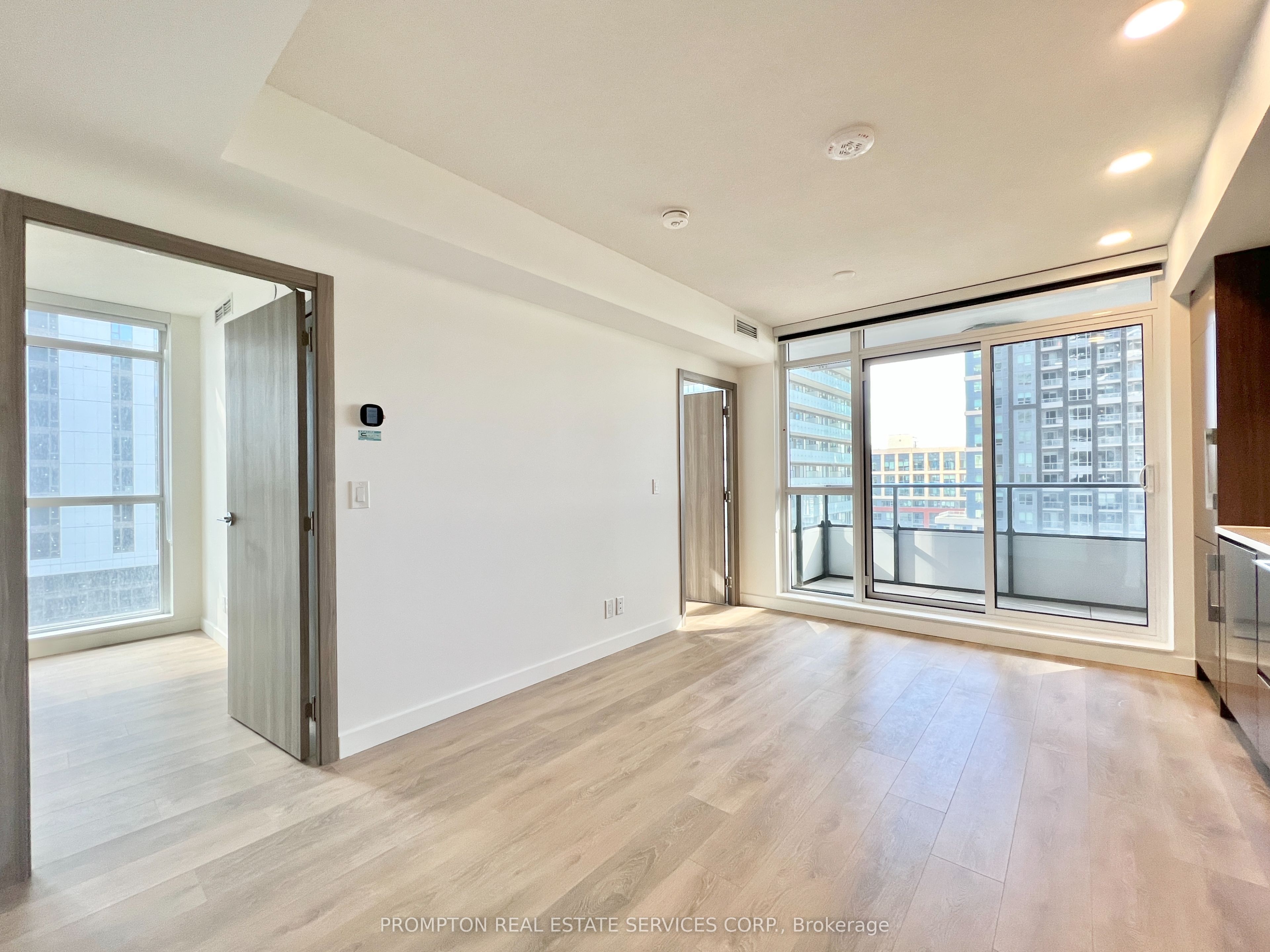 38 Widmer Street 2007, Toronto, ON M5V 0P7 photo 2