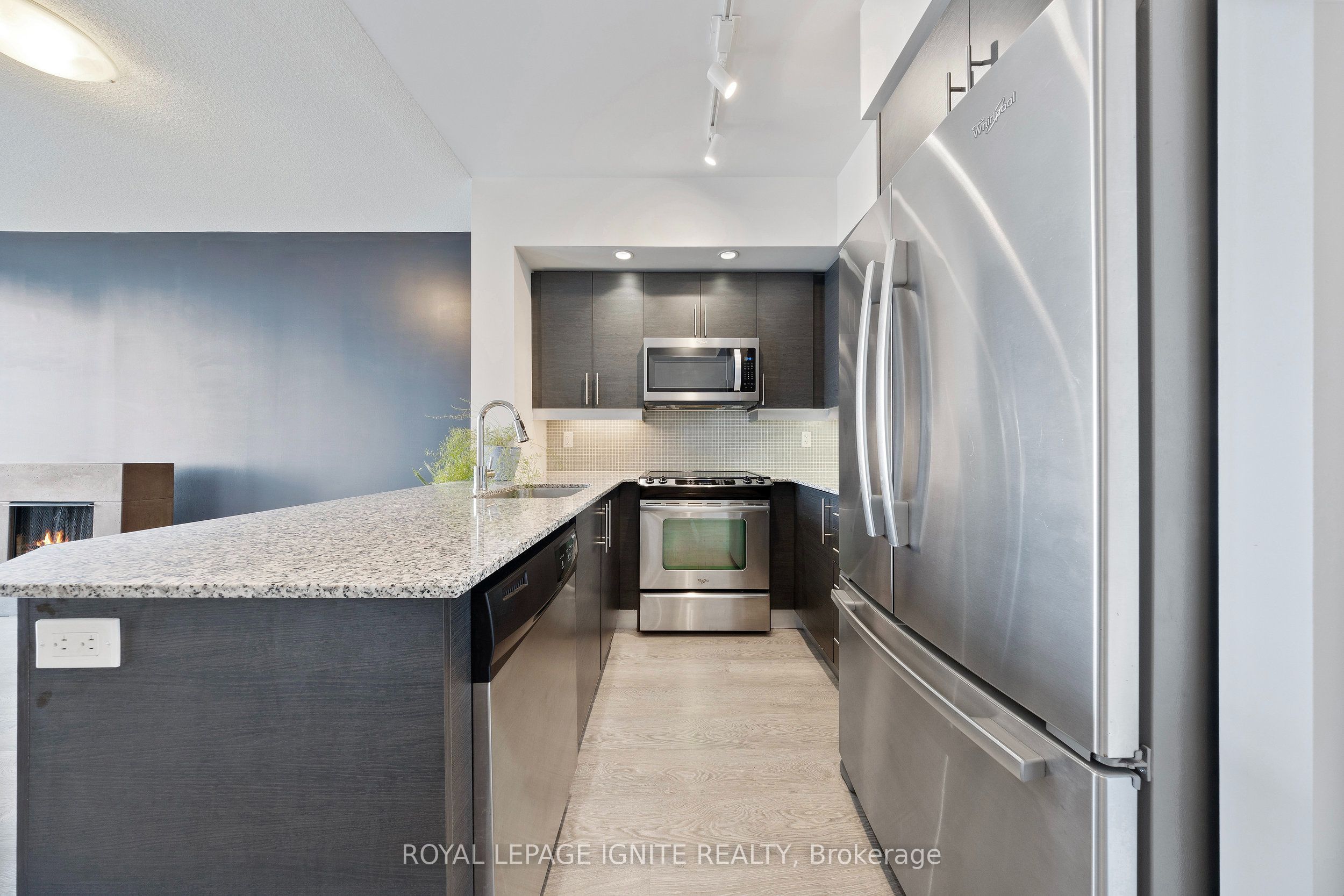 85 East Liberty Street 1420, Toronto, ON M6K 3R4 photo 4