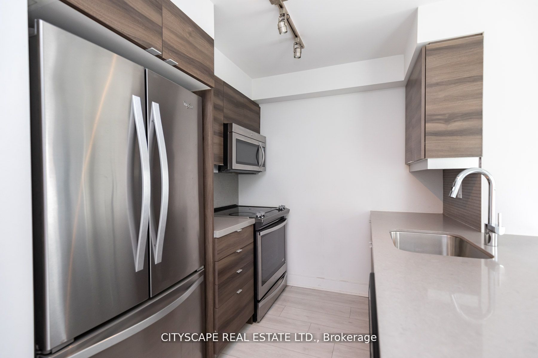 525 Adelaide Street W 315, Toronto, ON M5V 1T6 photo 5