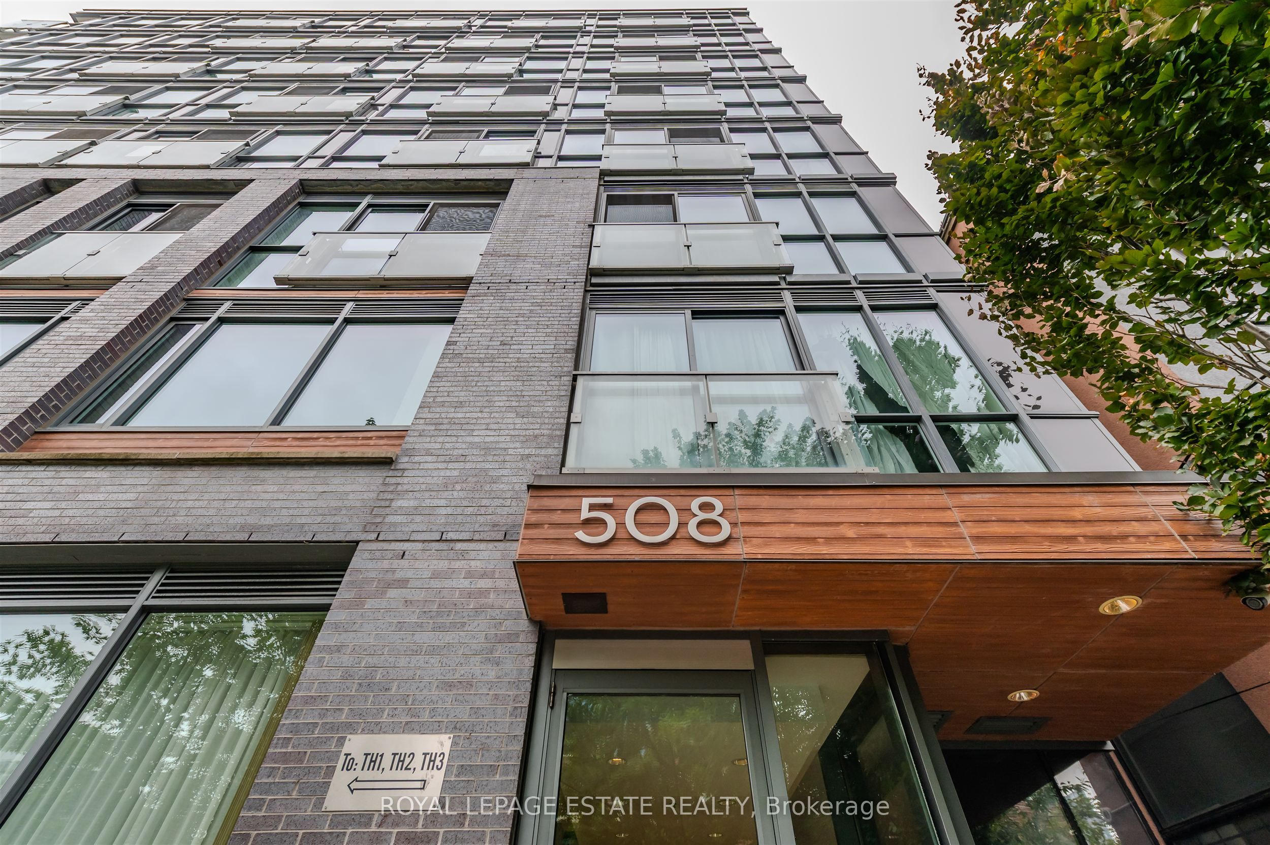 508 Wellington Street W 203, Toronto, ON M5V 1E3 photo 2