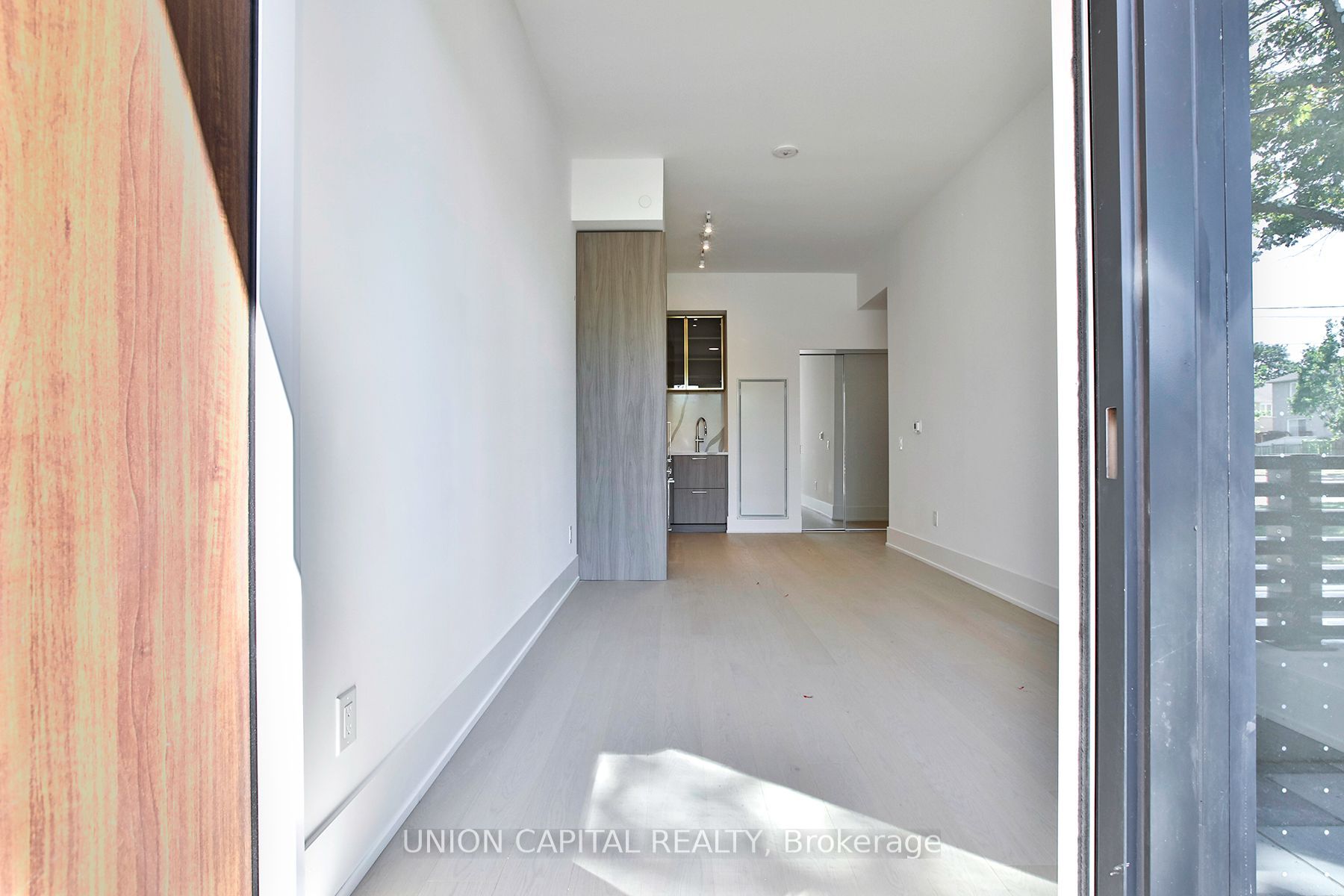 36 Olive Avenue TH103, Toronto, ON M6G 2R8