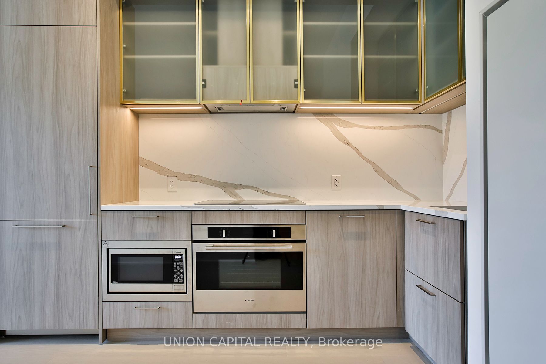 36 Olive Avenue TH103, Toronto, ON M6G 2R8 photo 5