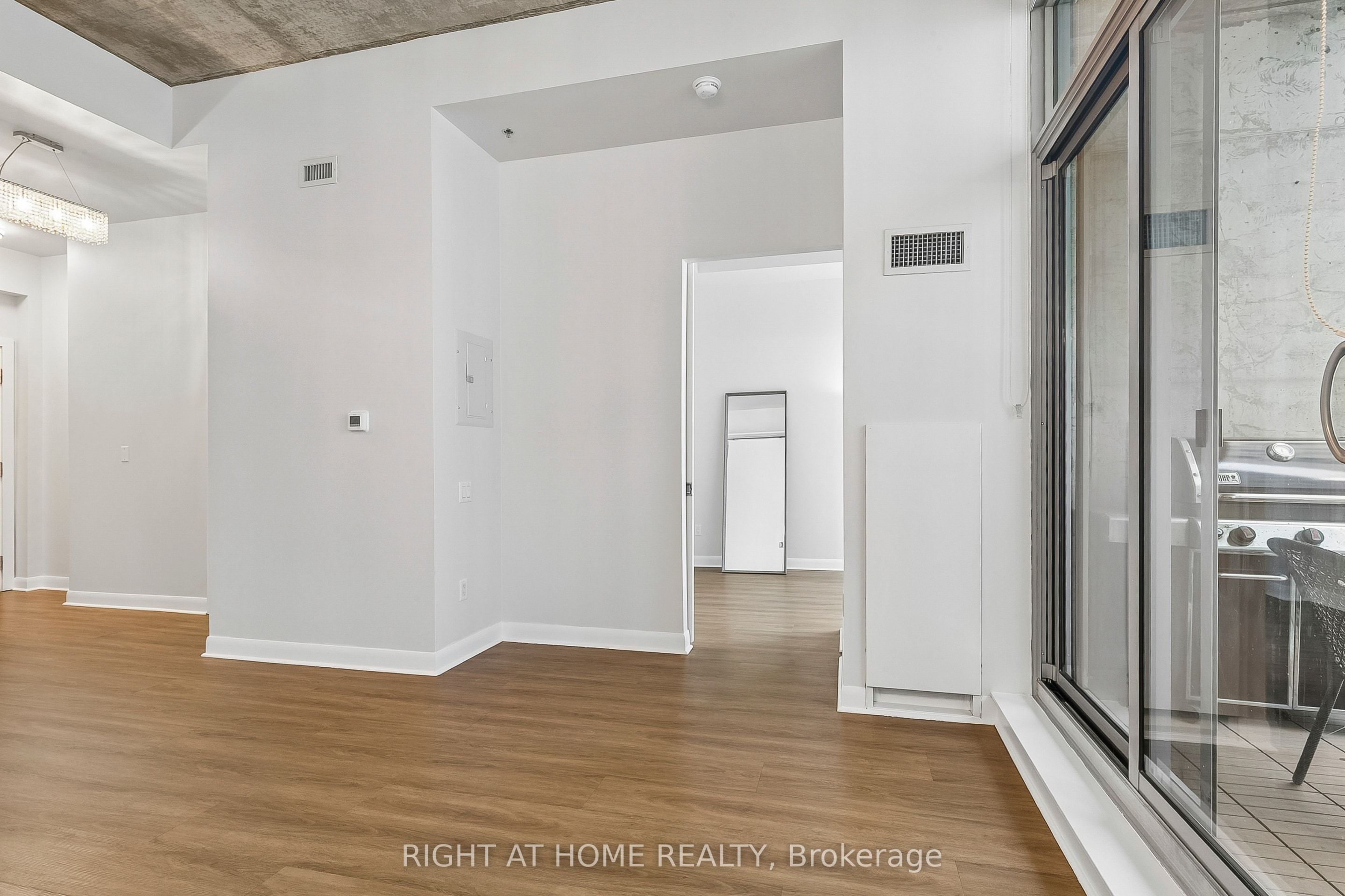 375 King Street W 1606, Toronto, ON M5V 1K5 photo 5