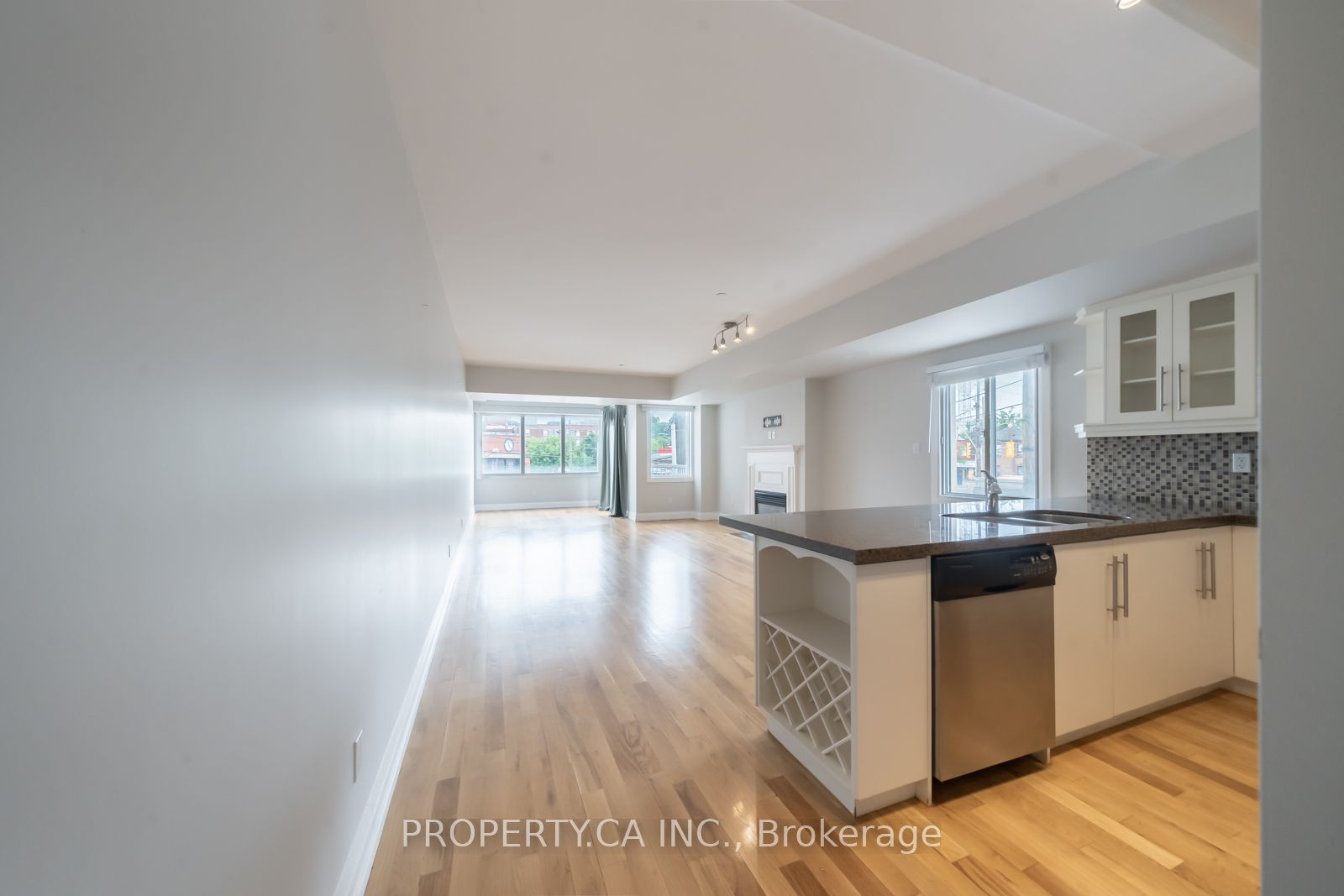 473 Dupont Street 2, Toronto, ON M6G 1Y6 photo 2