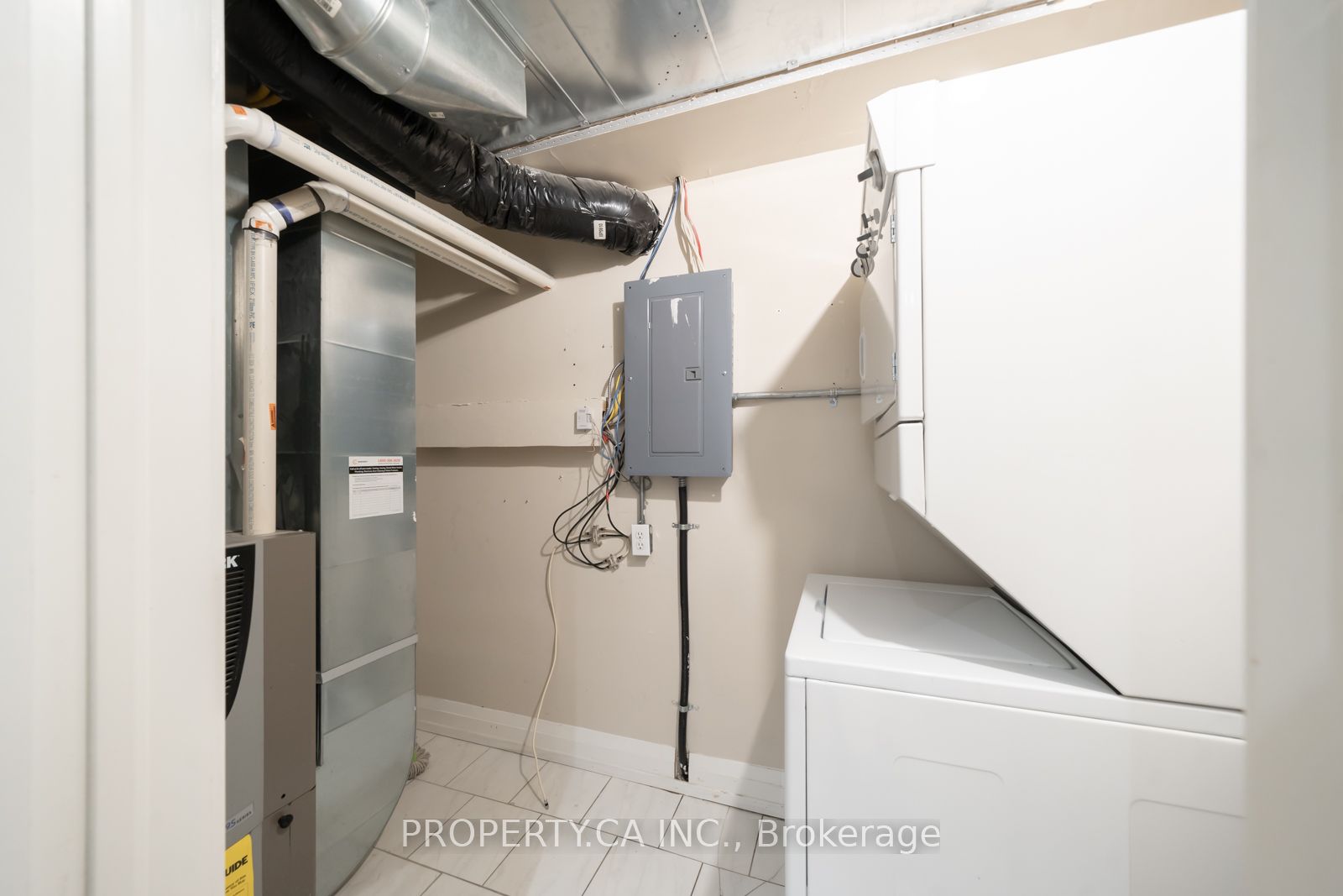 473 Dupont Street 2, Toronto, ON M6G 1Y6 photo 3