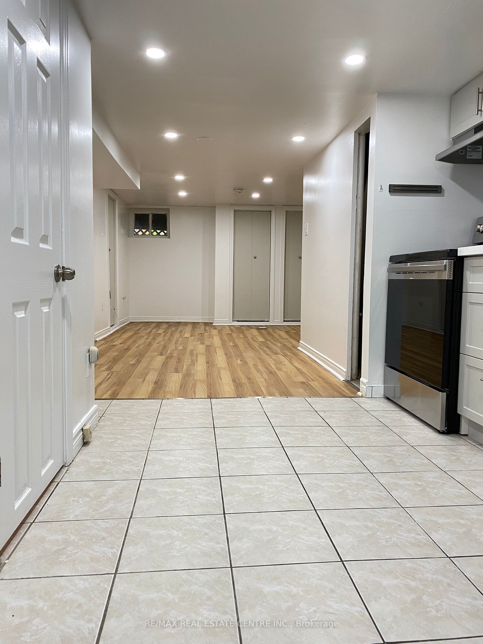 472 Lansdowne Avenue Lower, Toronto, ON M6H 3Y3 photo 4