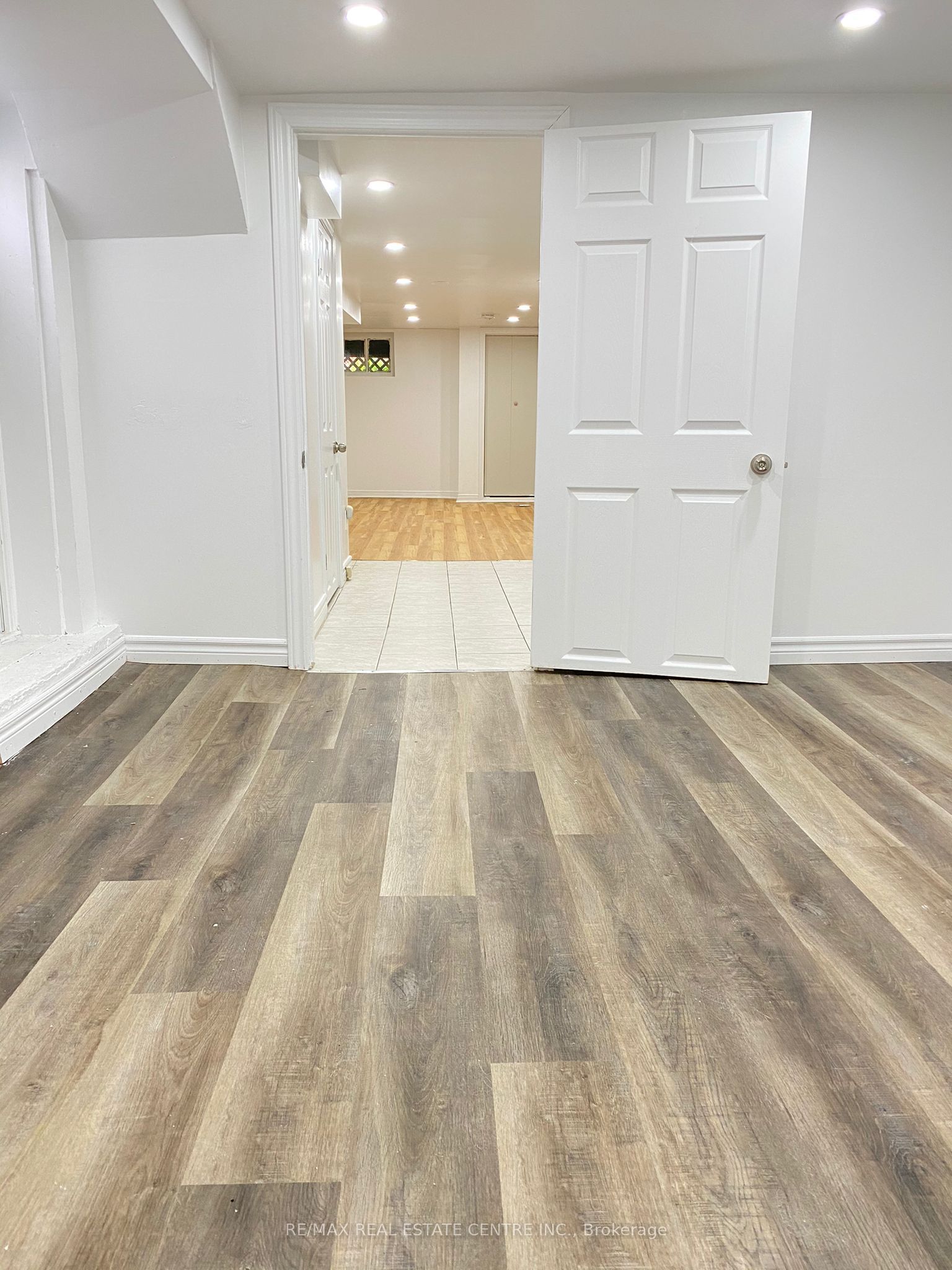472 Lansdowne Avenue Lower, Toronto, ON M6H 3Y3 photo 5