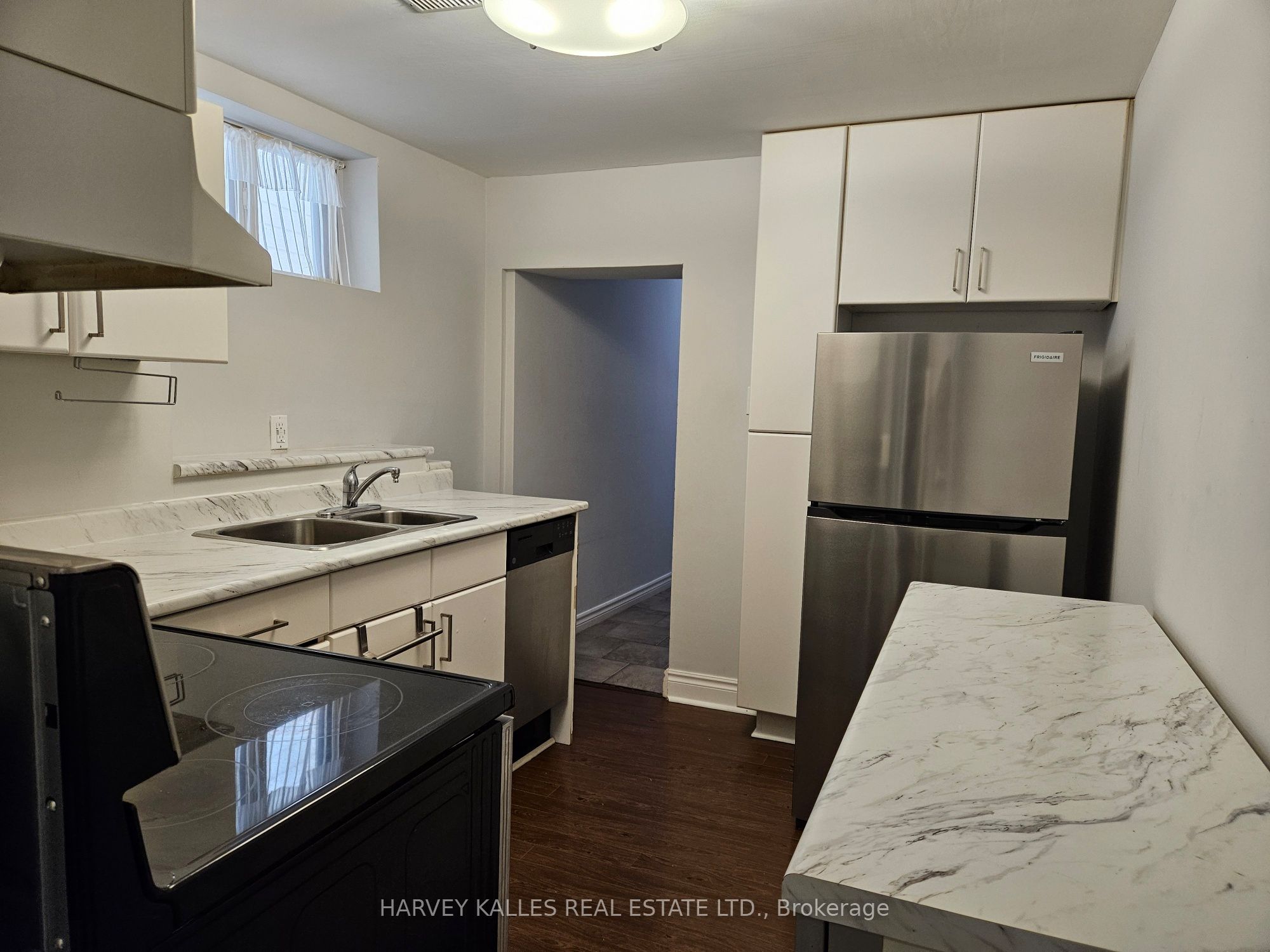 85 Lanark Avenue Lower, Toronto, ON M6E 2G3 photo 2
