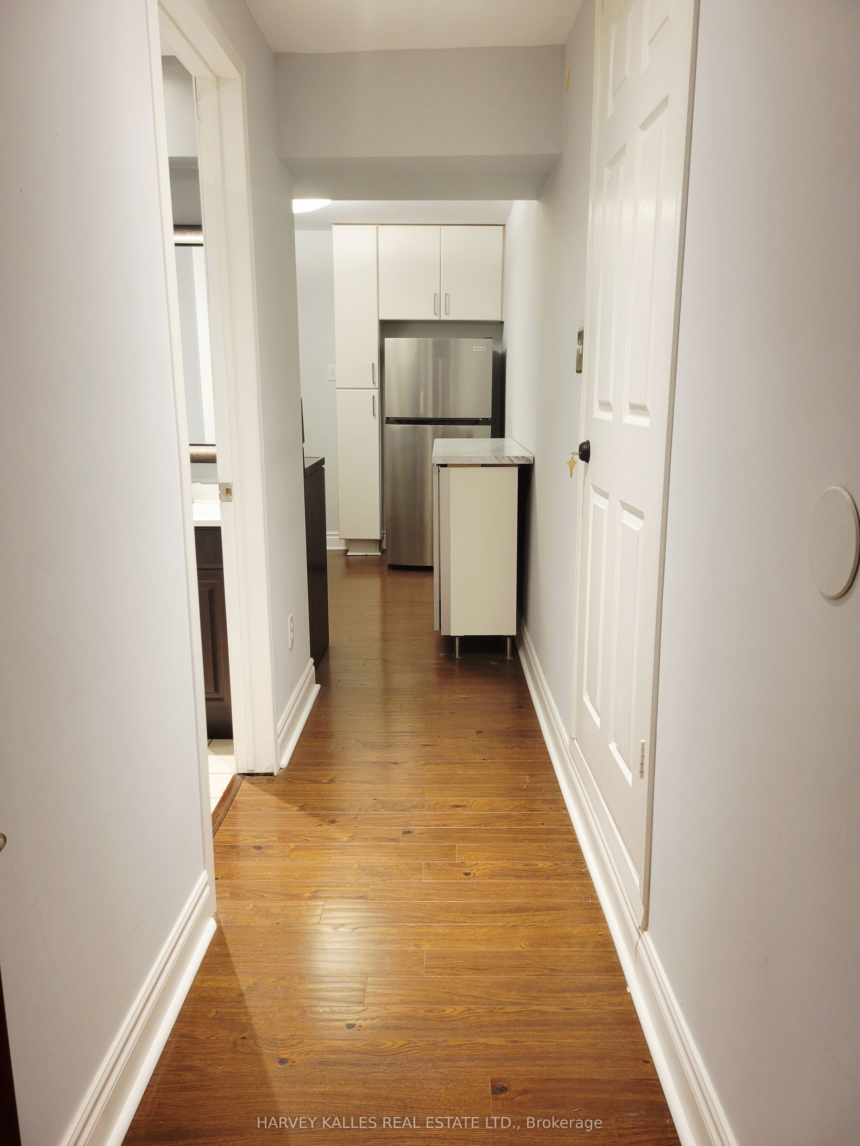 85 Lanark Avenue Lower, Toronto, ON M6E 2G3 photo 4