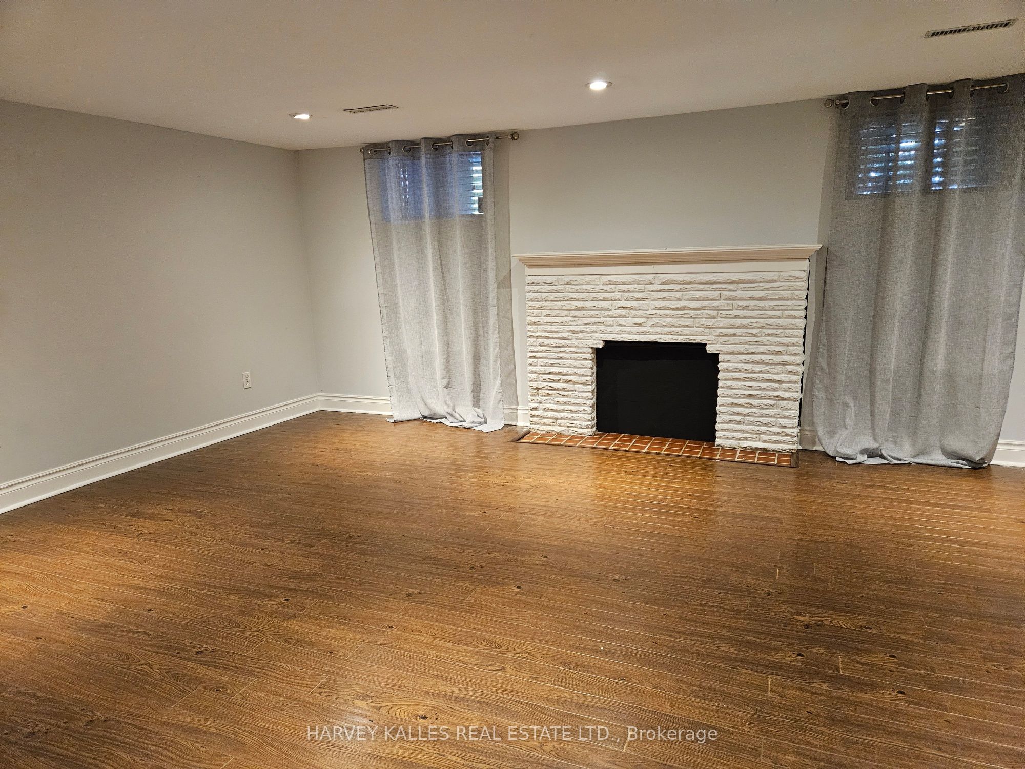 85 Lanark Avenue Lower, Toronto, ON M6E 2G3 photo 5