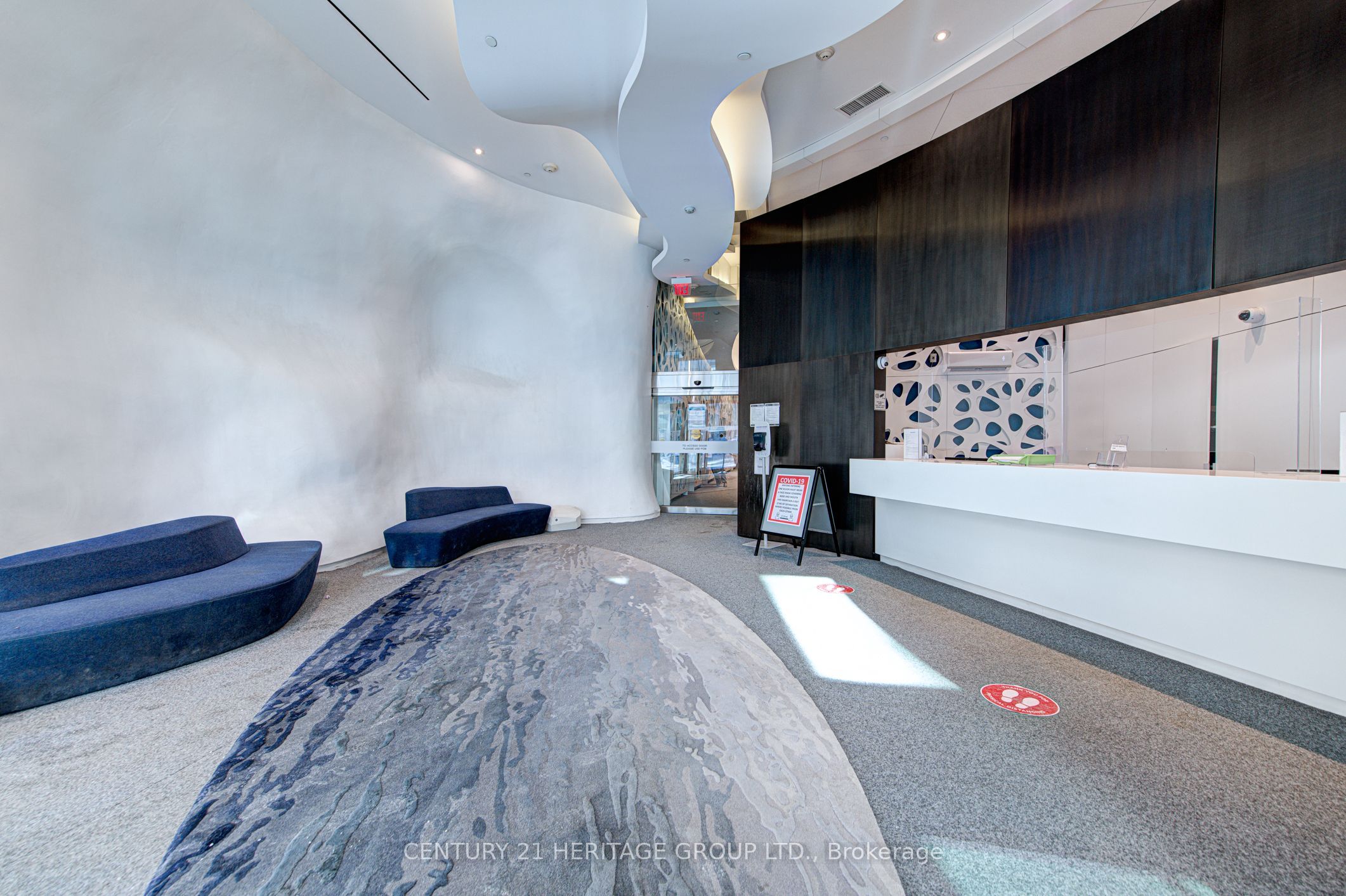 1 Bloor Street E 4011, Toronto, ON M4W 1A9 photo 2