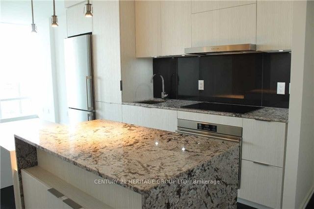 1 Bloor Street E 4011, Toronto, ON M4W 1A9 photo 4