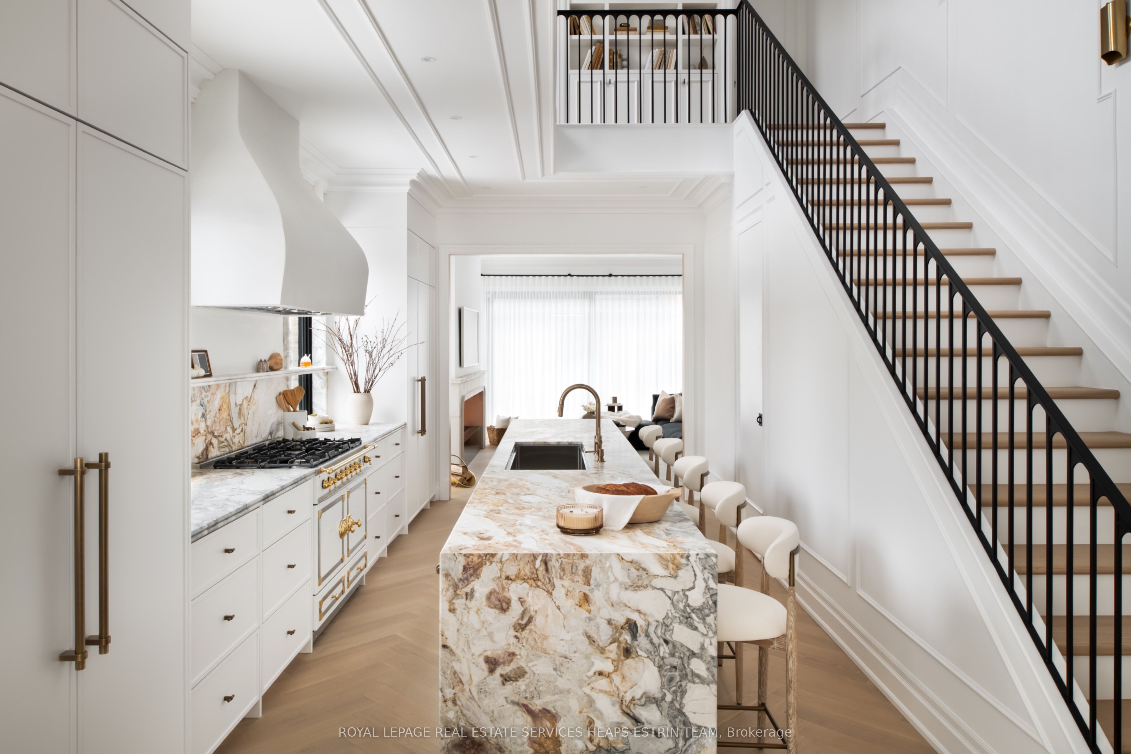 23 Lippincott Street, Toronto, ON M5T 2R4