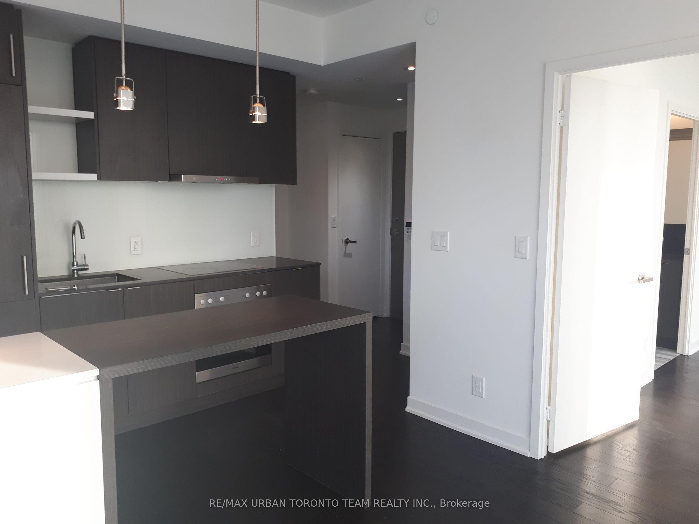 100 Harbour Street 5502, Toronto, ON M5J 0B5 photo 3