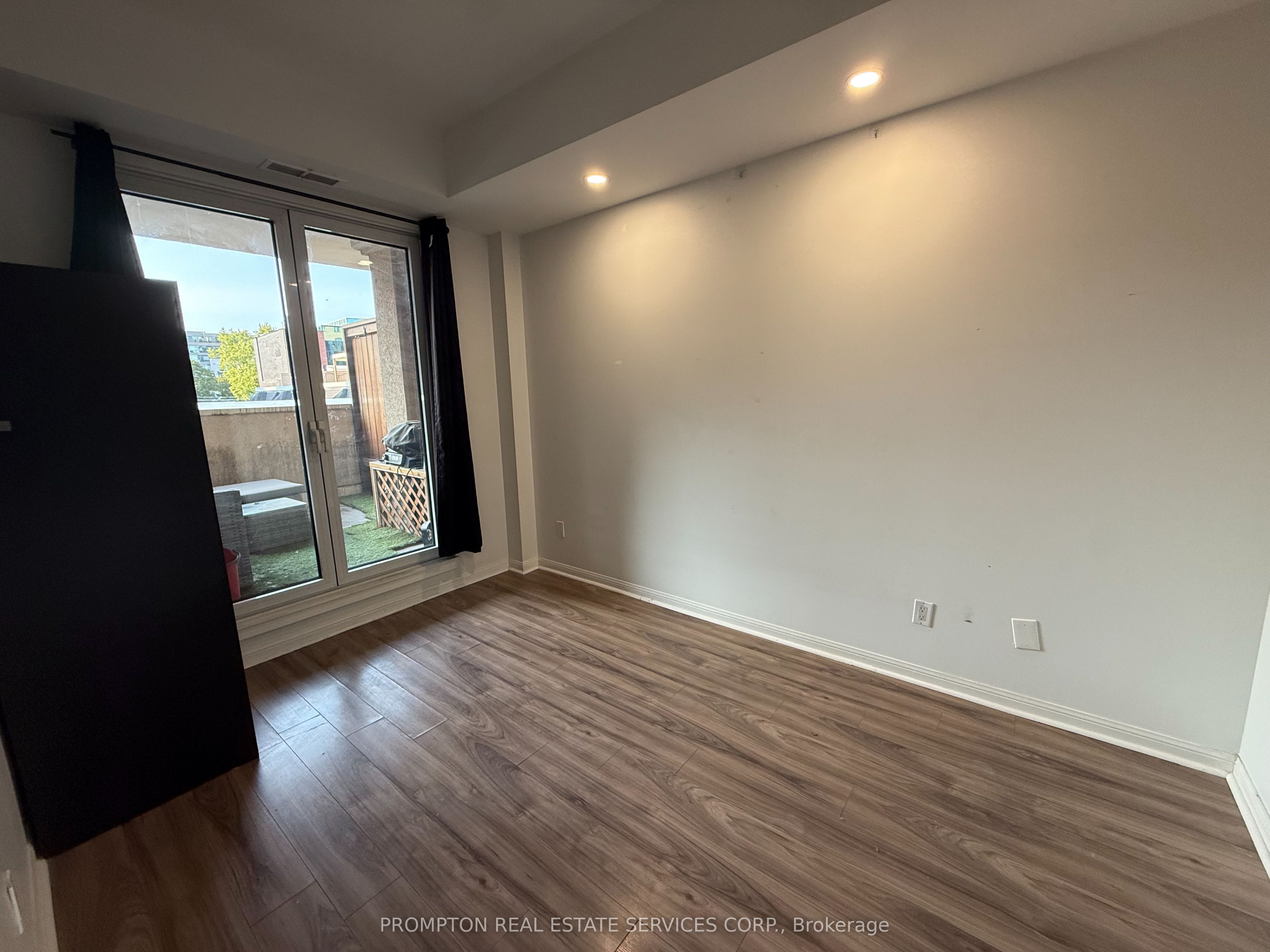 550 Front Street W 419, Toronto, ON M5V 3N5 photo 4