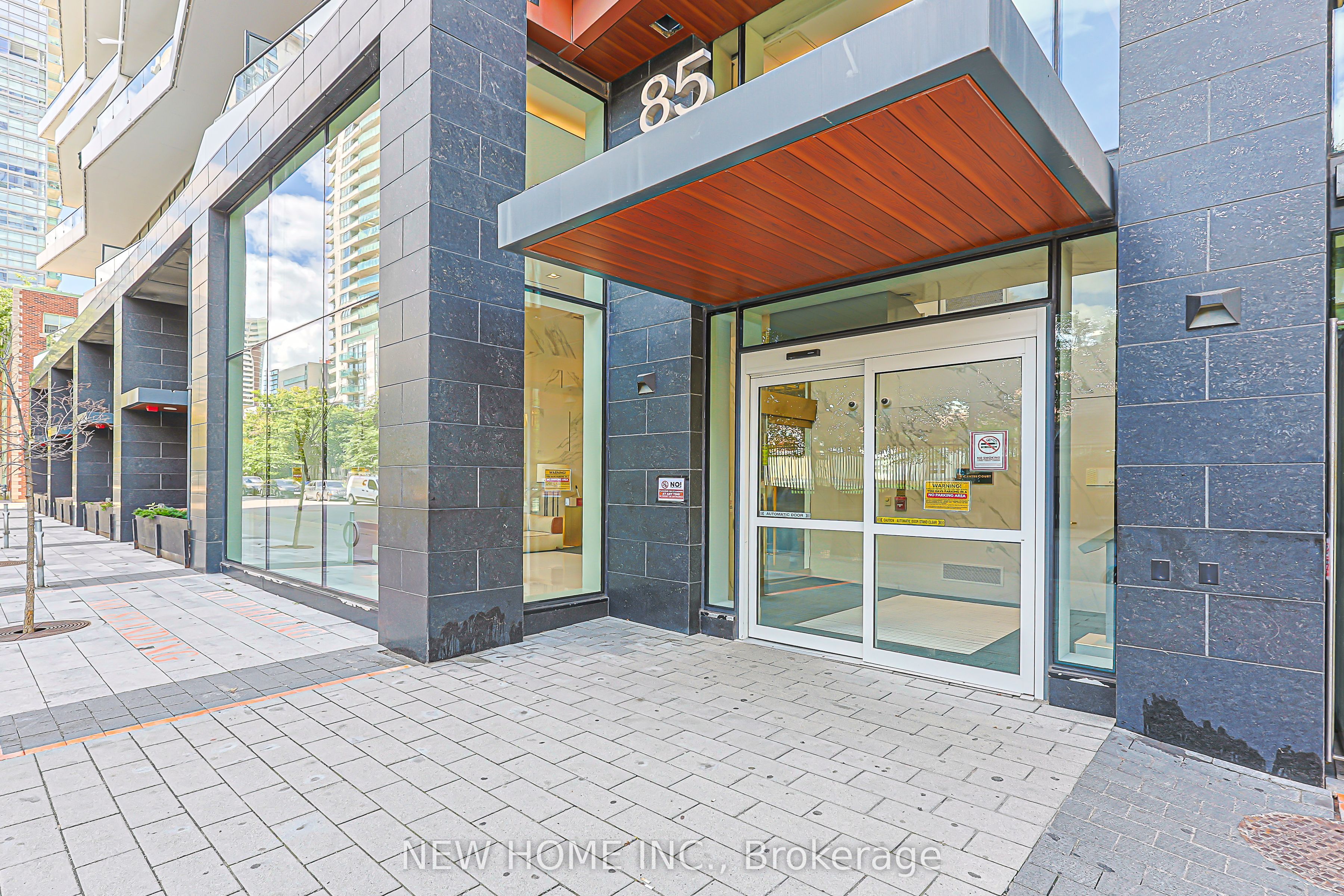 85 Wood Street 3303, Toronto, ON M4Y 0E8 photo 3