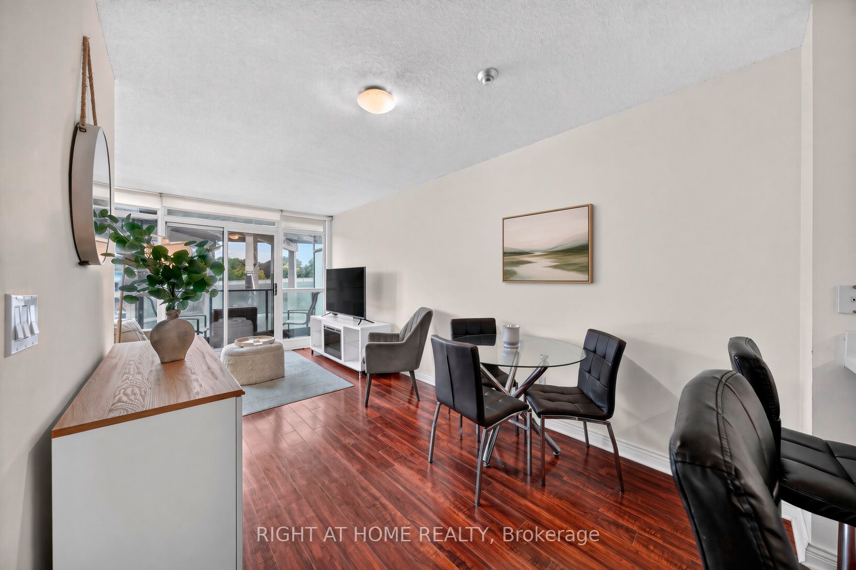 231 Fort York Boulevard 321, Toronto, ON M5V 1B2 photo 4