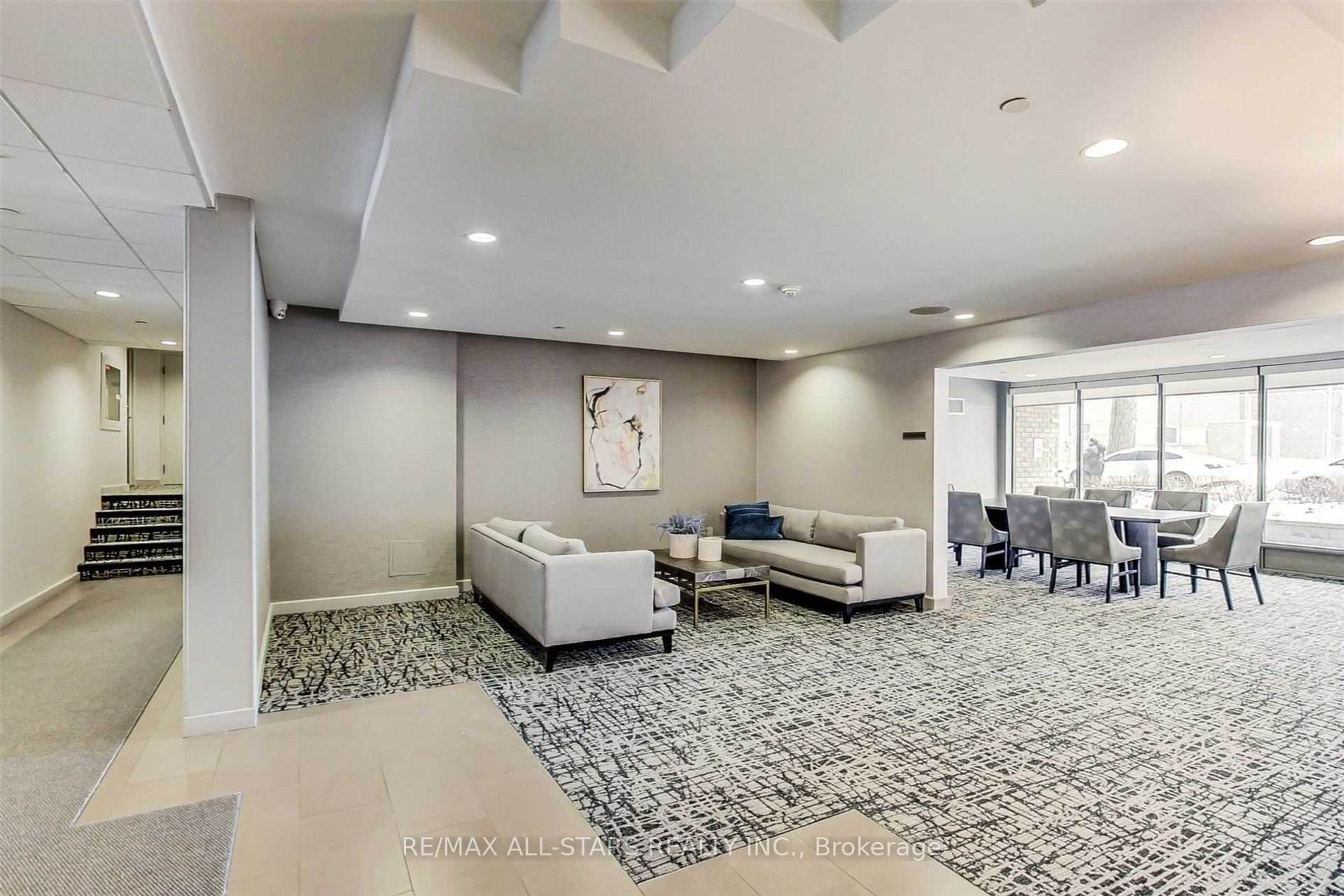 15 Maitland Place 2112, Toronto, ON M4Y 2X3 photo 3