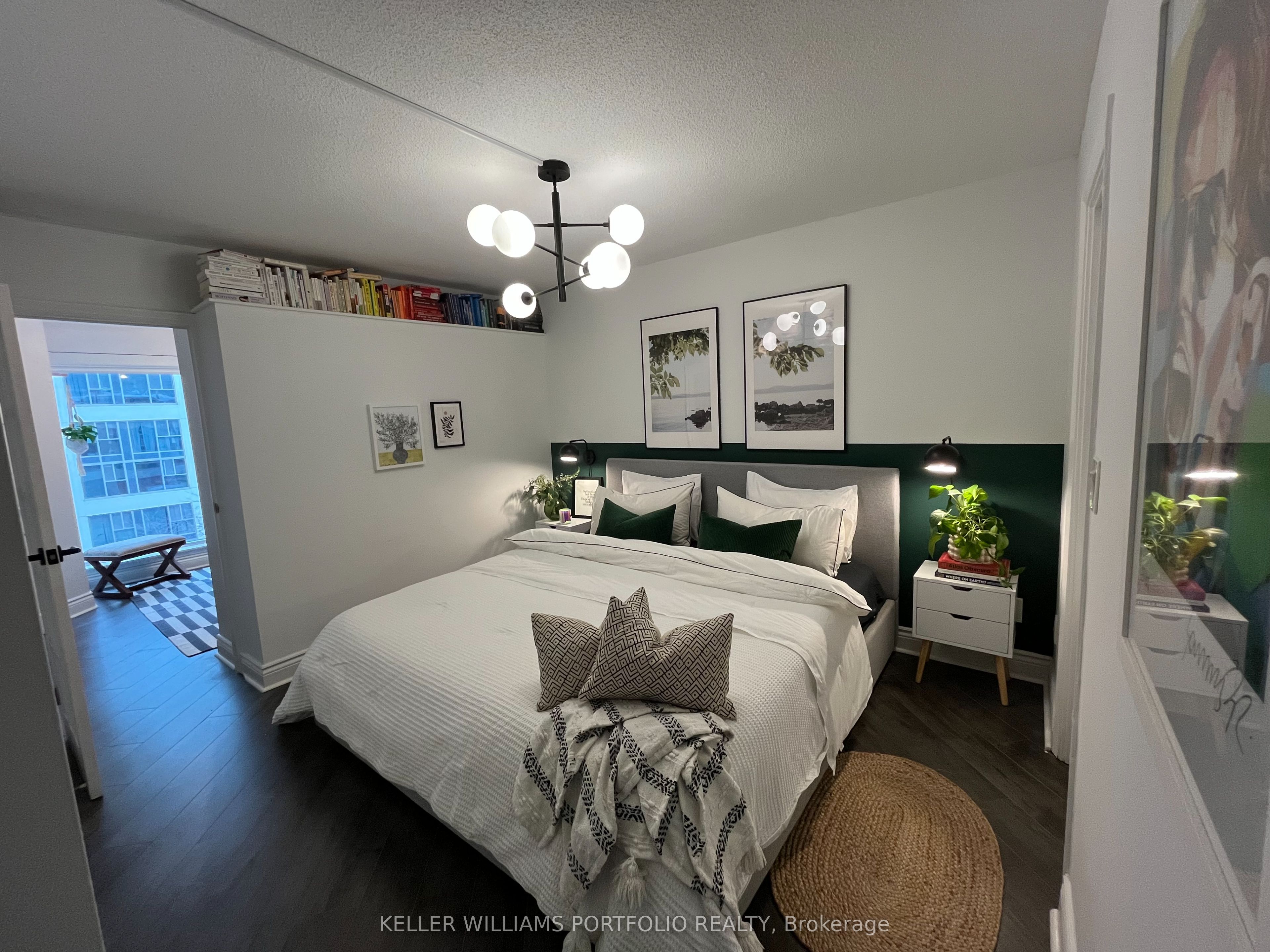 222 The Esplanade Street 539, Toronto, ON M5A 4M8 photo 4