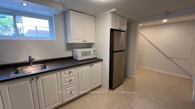 28 Hove Street Basement, Toronto, ON M3H 4Y9 photo 4