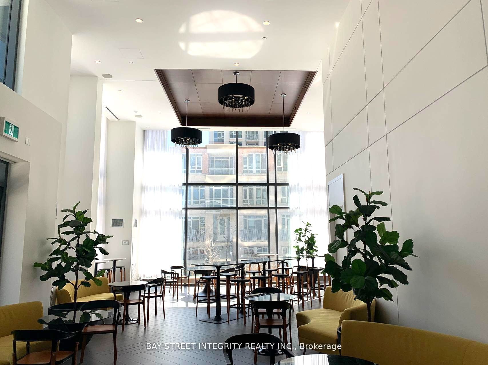 38 Iannuzzi Street 1512, Toronto, ON M5V 0S2 photo 3