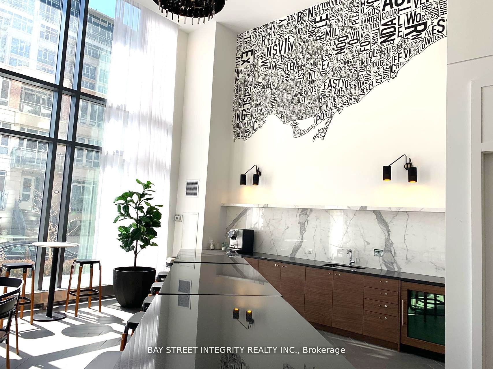 38 Iannuzzi Street 1512, Toronto, ON M5V 0S2 photo 5