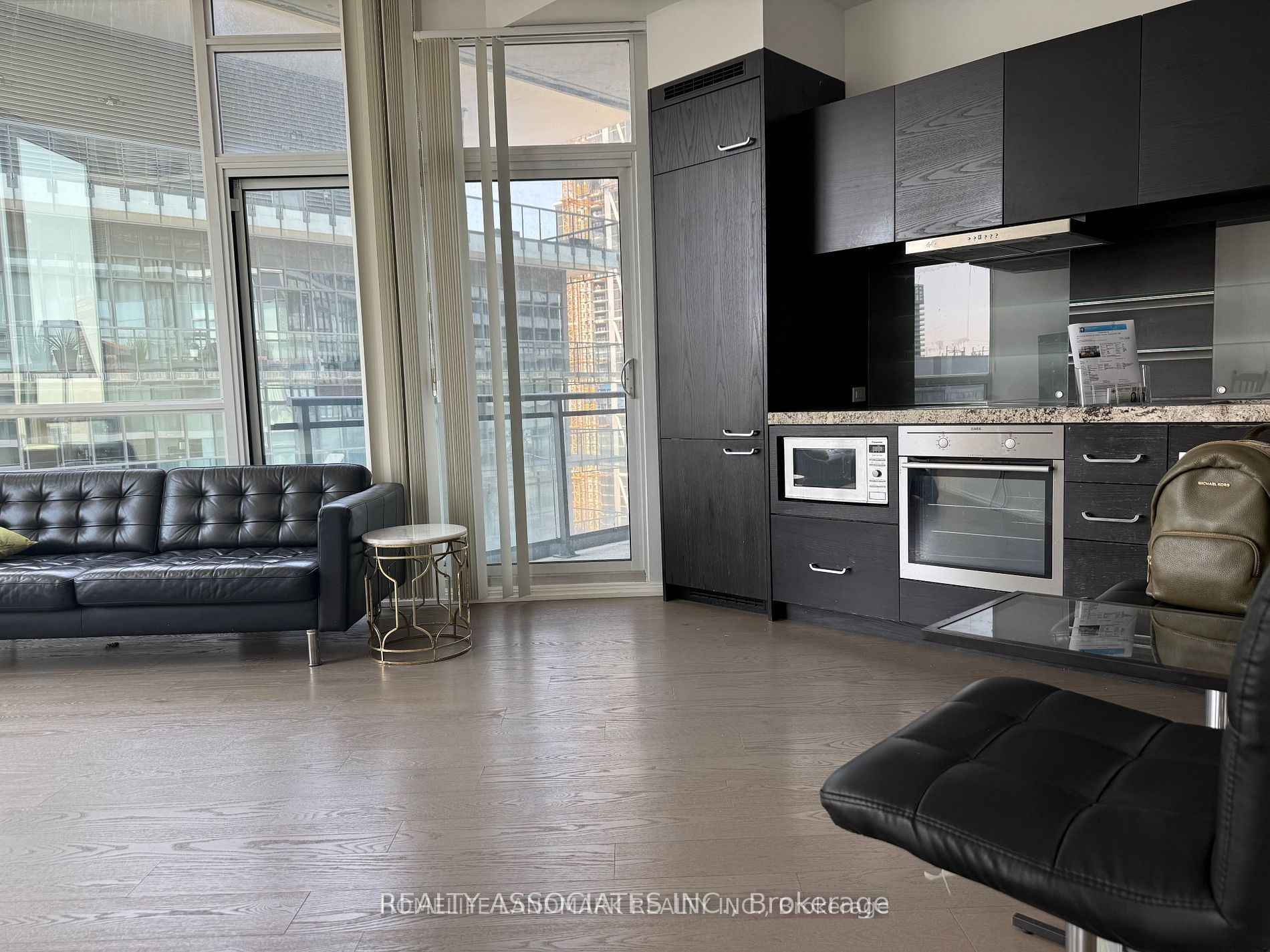 45 Charles Street E 5202, Toronto, ON M4Y 0B8