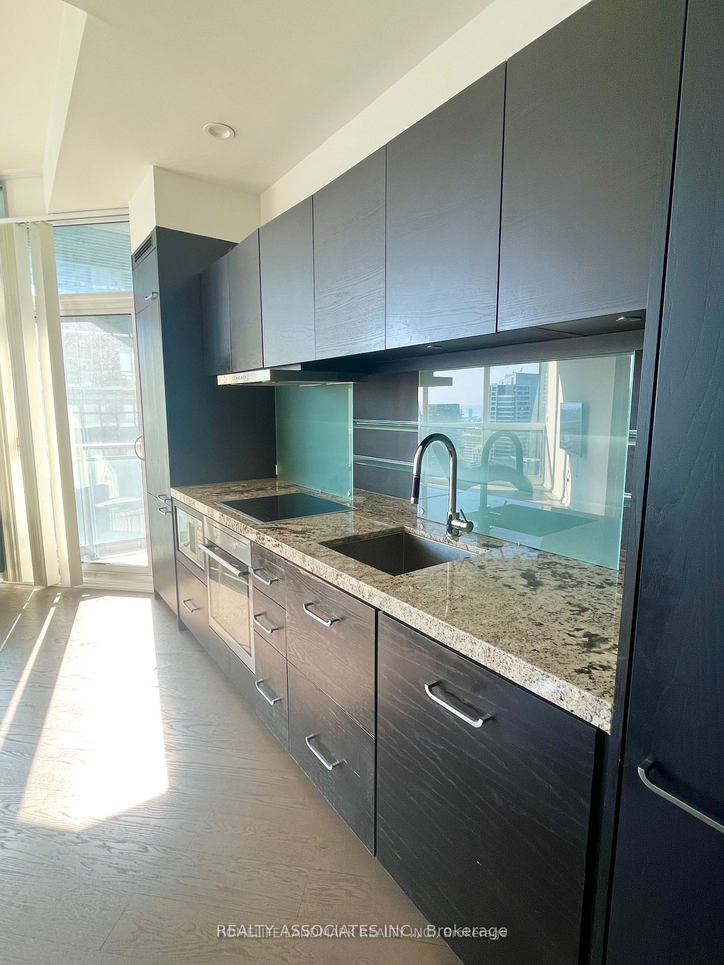 45 Charles Street E 5202, Toronto, ON M4Y 0B8 photo 2