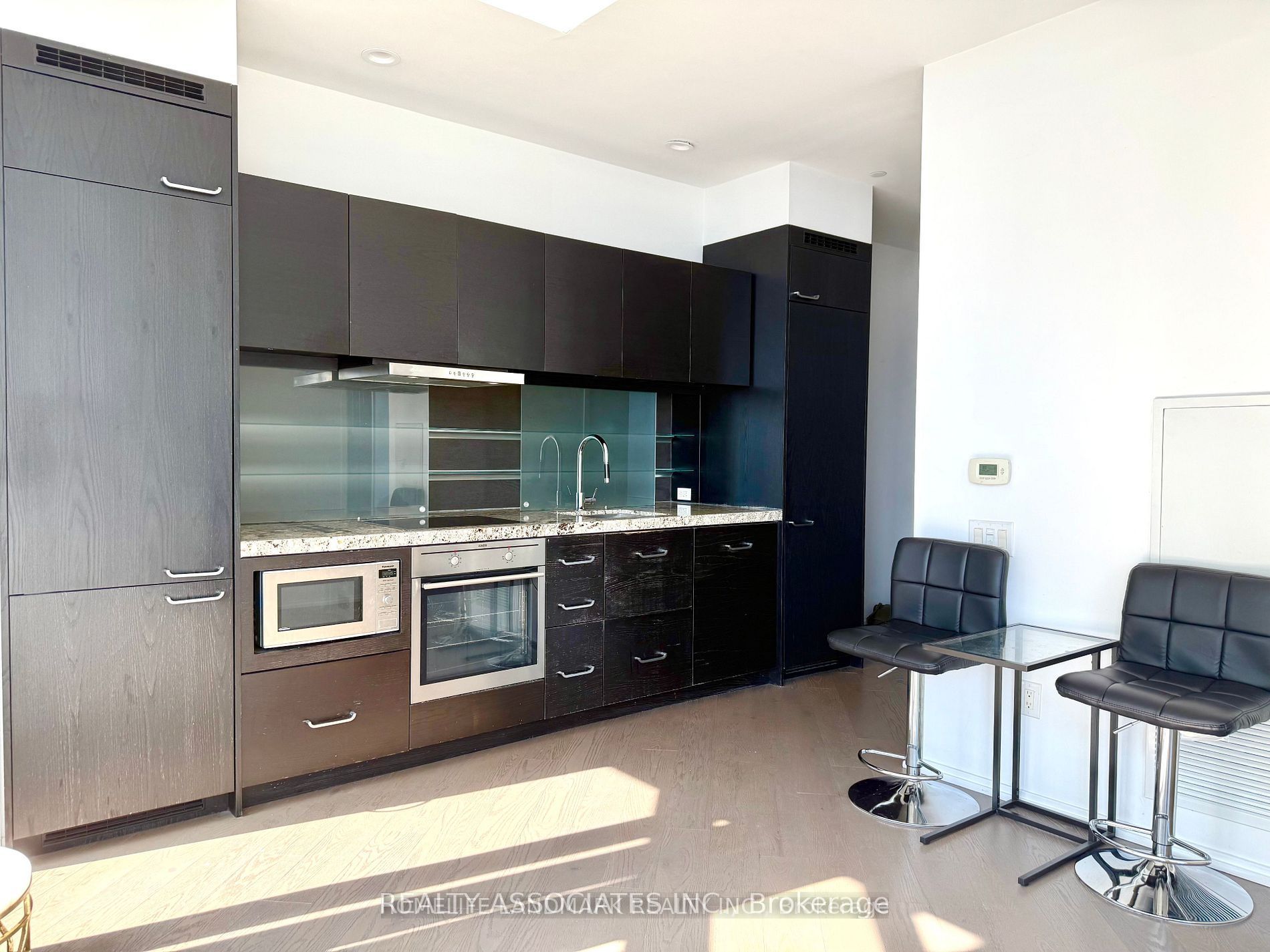 45 Charles Street E 5202, Toronto, ON M4Y 0B8 photo 4