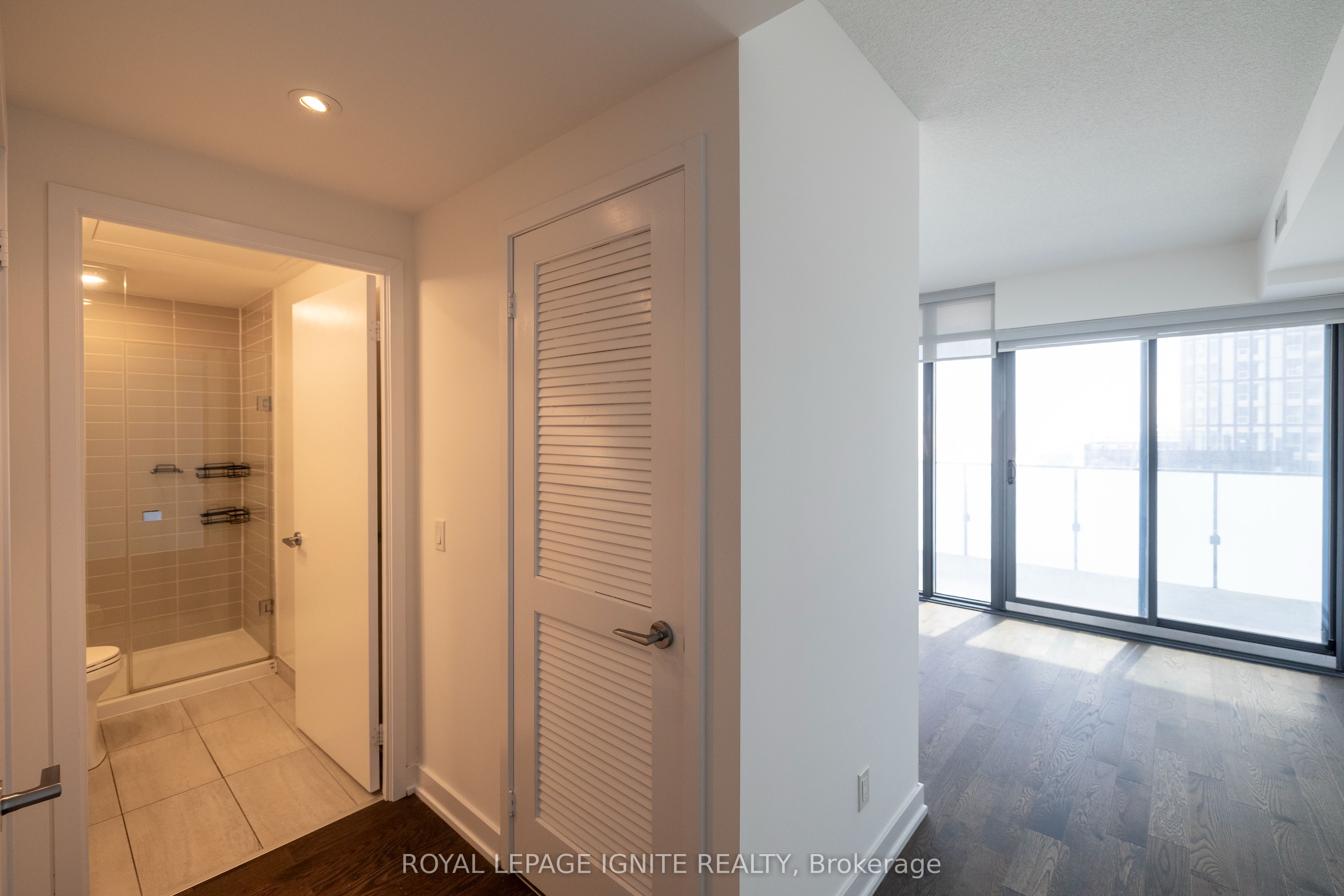 25 Richmond Street 1417, Toronto, ON M5C 0A6 photo 4