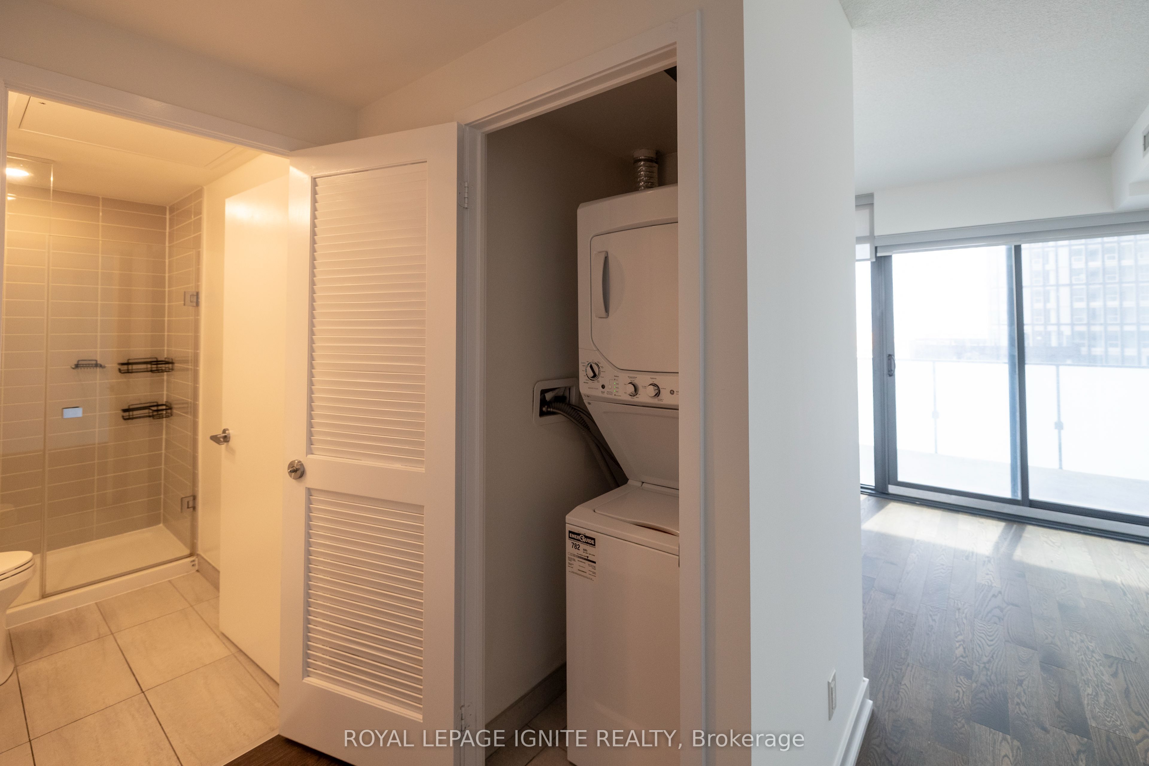 25 Richmond Street 1417, Toronto, ON M5C 0A6 photo 5