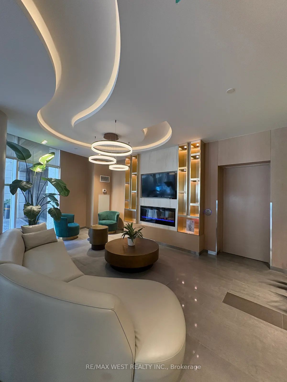 21 Carlton Street 2209, Toronto, ON M5B 1L3