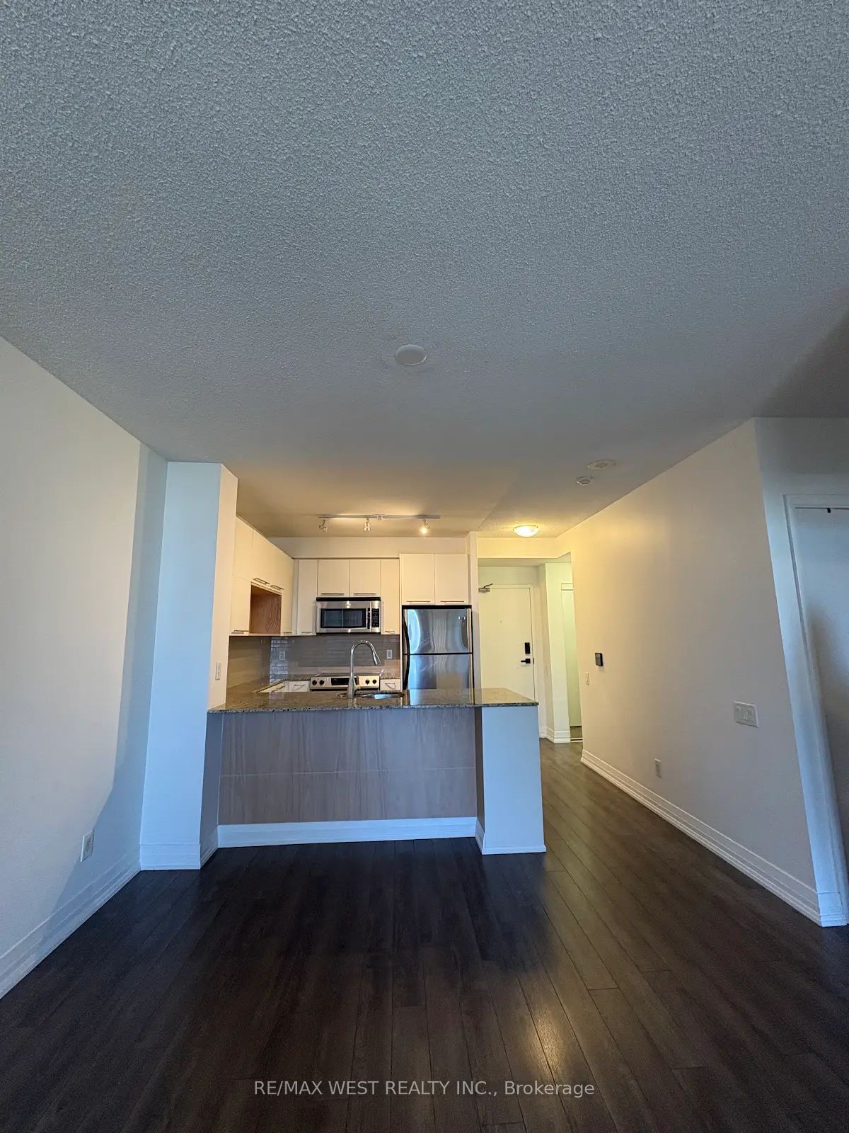 21 Carlton Street 2209, Toronto, ON M5B 1L3 photo 5