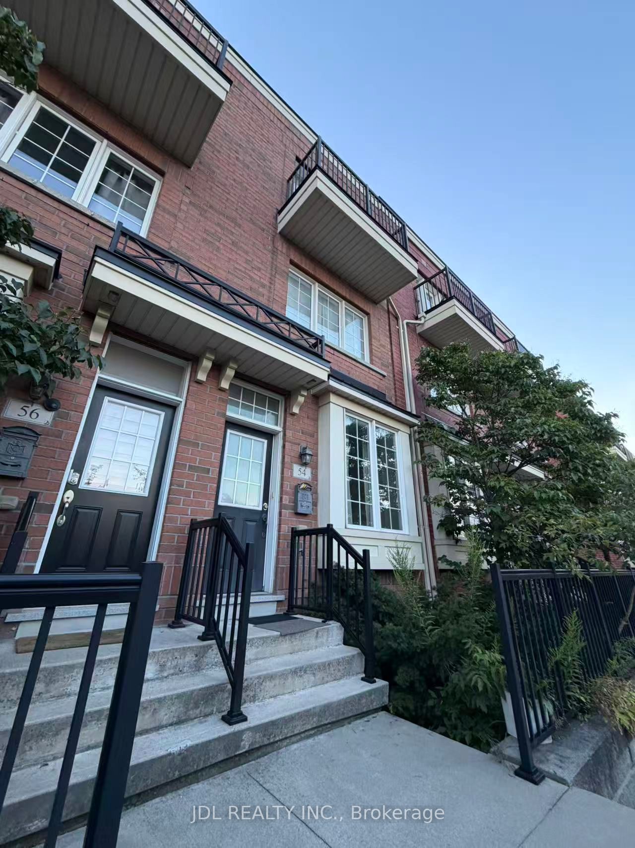 54 Raffeix Lane, Toronto, ON M5A 0G5 photo 2