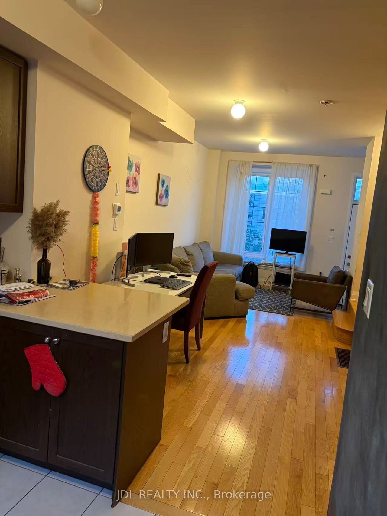 54 Raffeix Lane, Toronto, ON M5A 0G5 photo 4