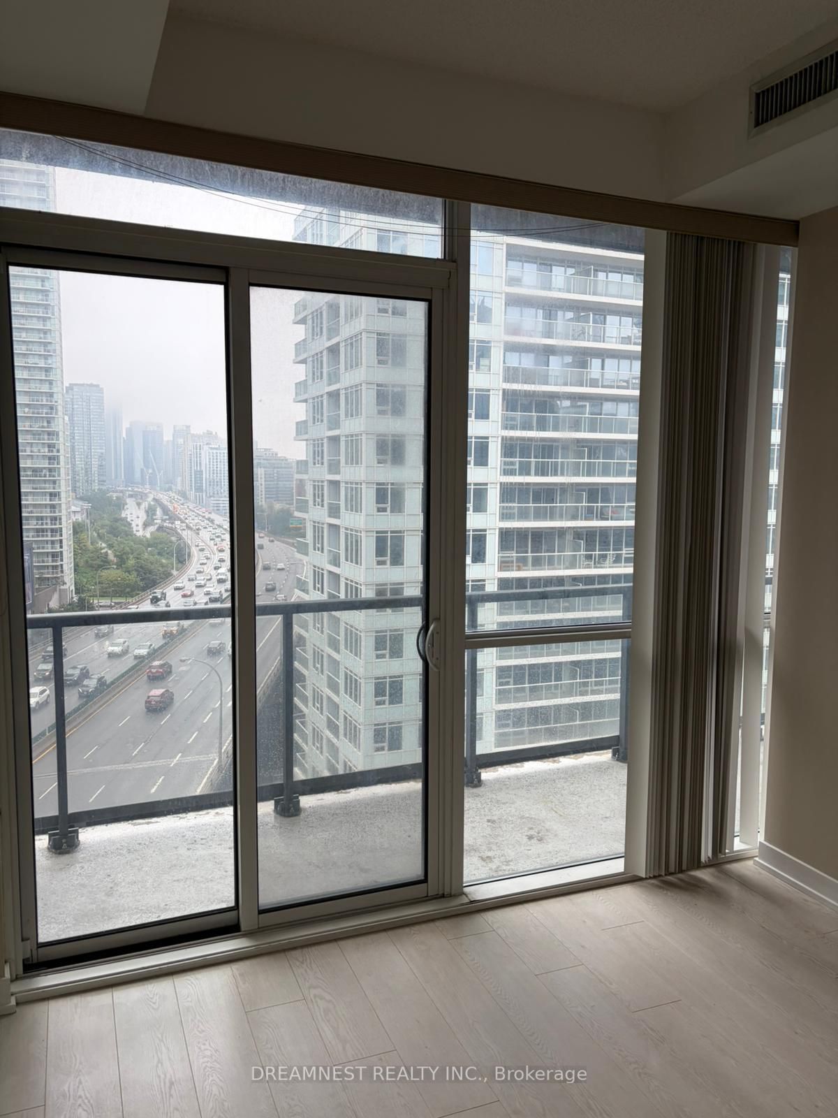 20 Bruyeres Mews 1507, Toronto, ON M5V 0G8 photo 5