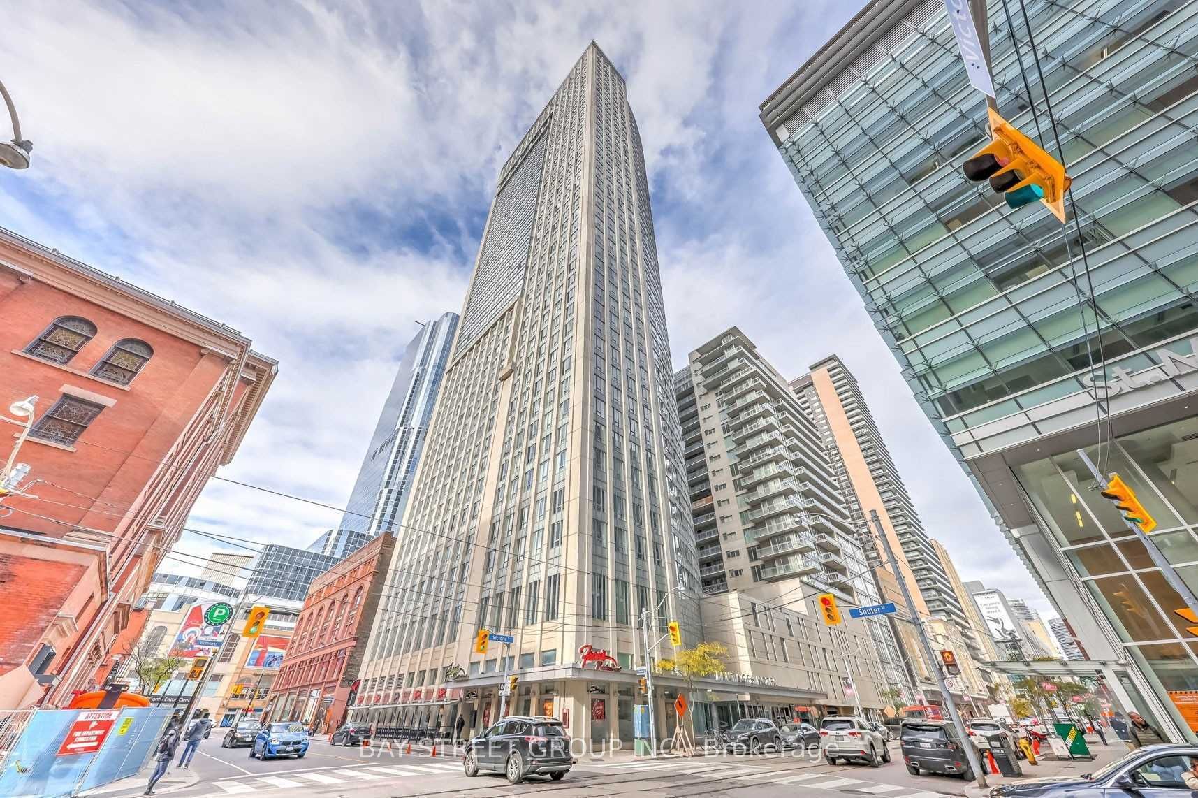210 Victoria Street 2006, Toronto, ON M5B 2R3