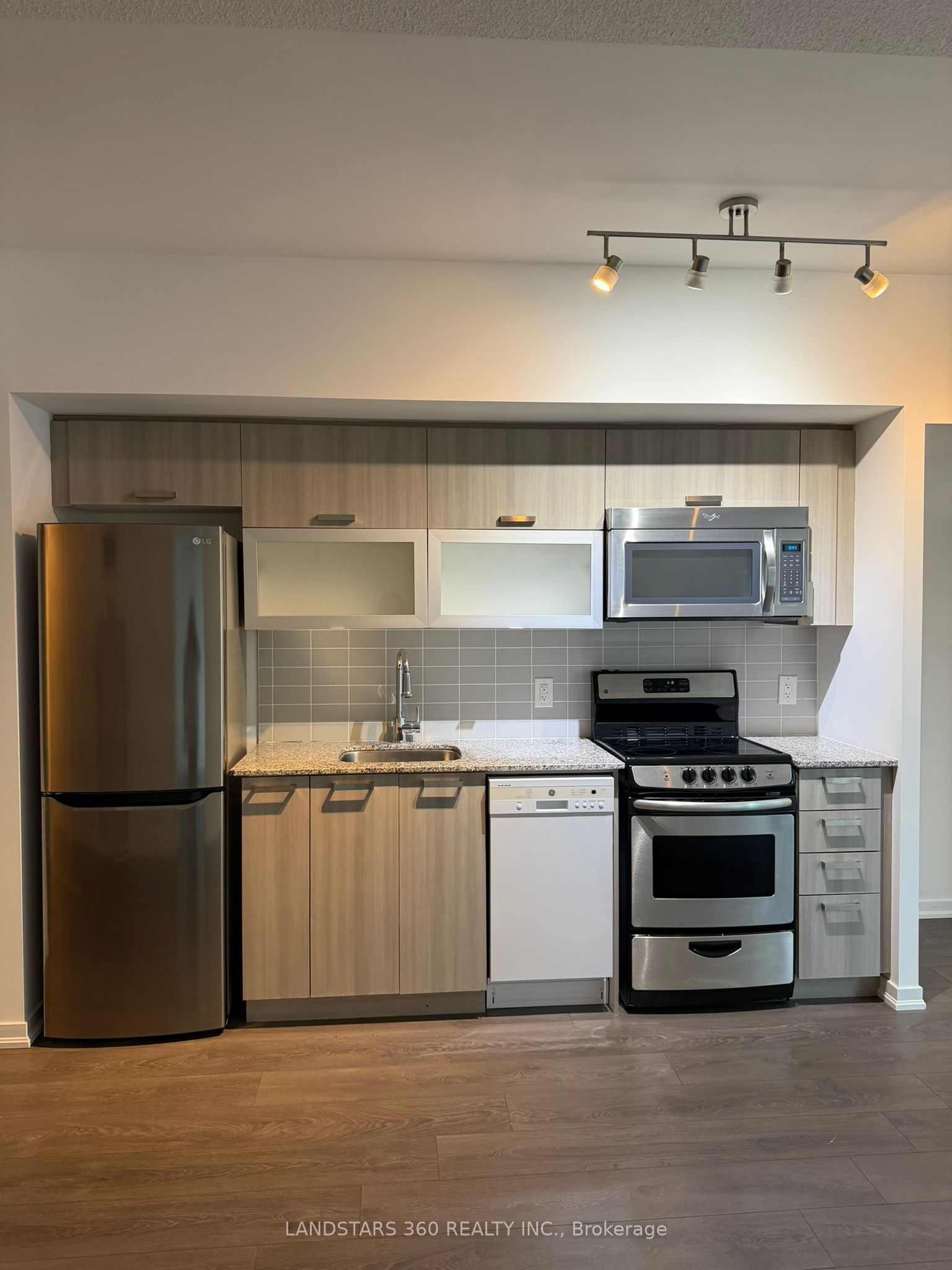 68 Abell Street 823, Toronto, ON M6J 0B1 photo 3