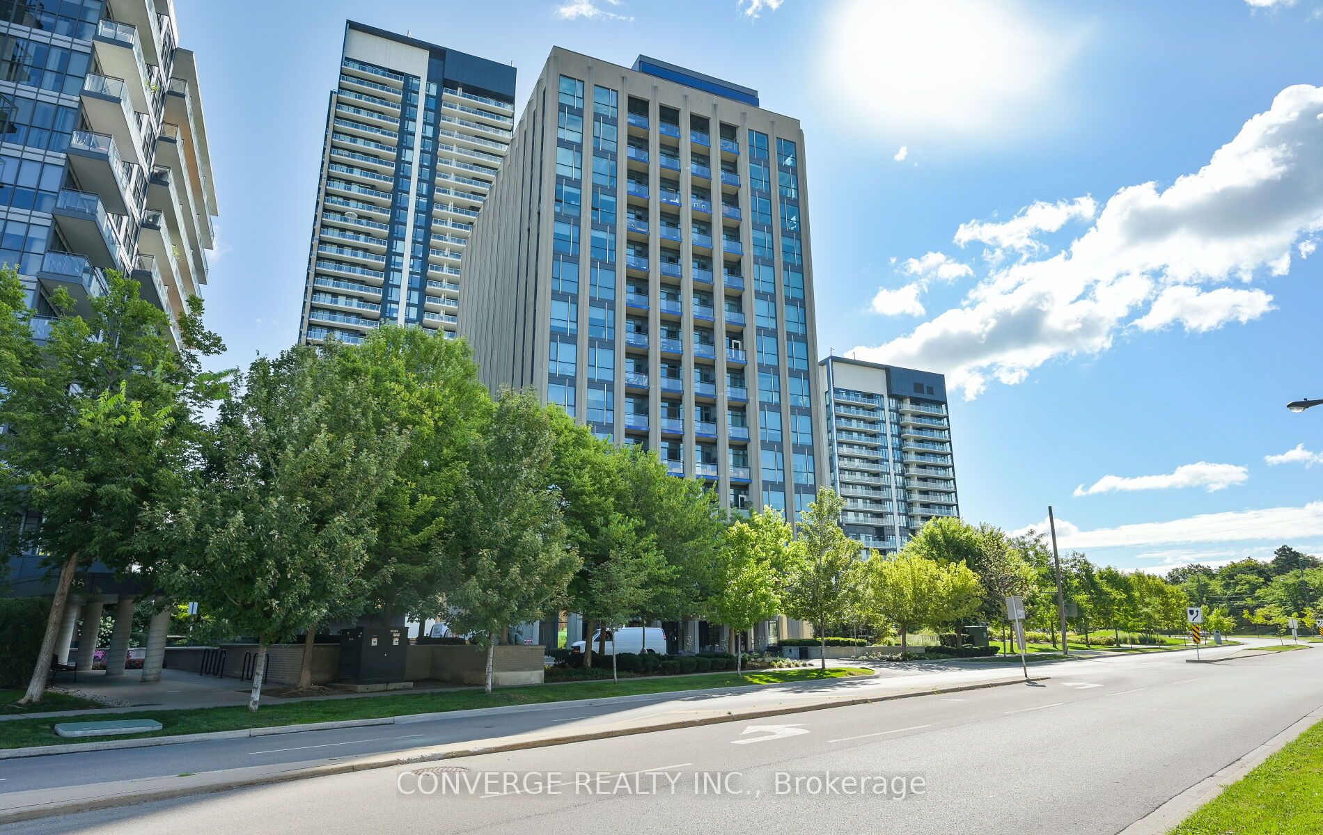 75 The Donway W 203, Toronto, ON M3C 2E9 photo 2