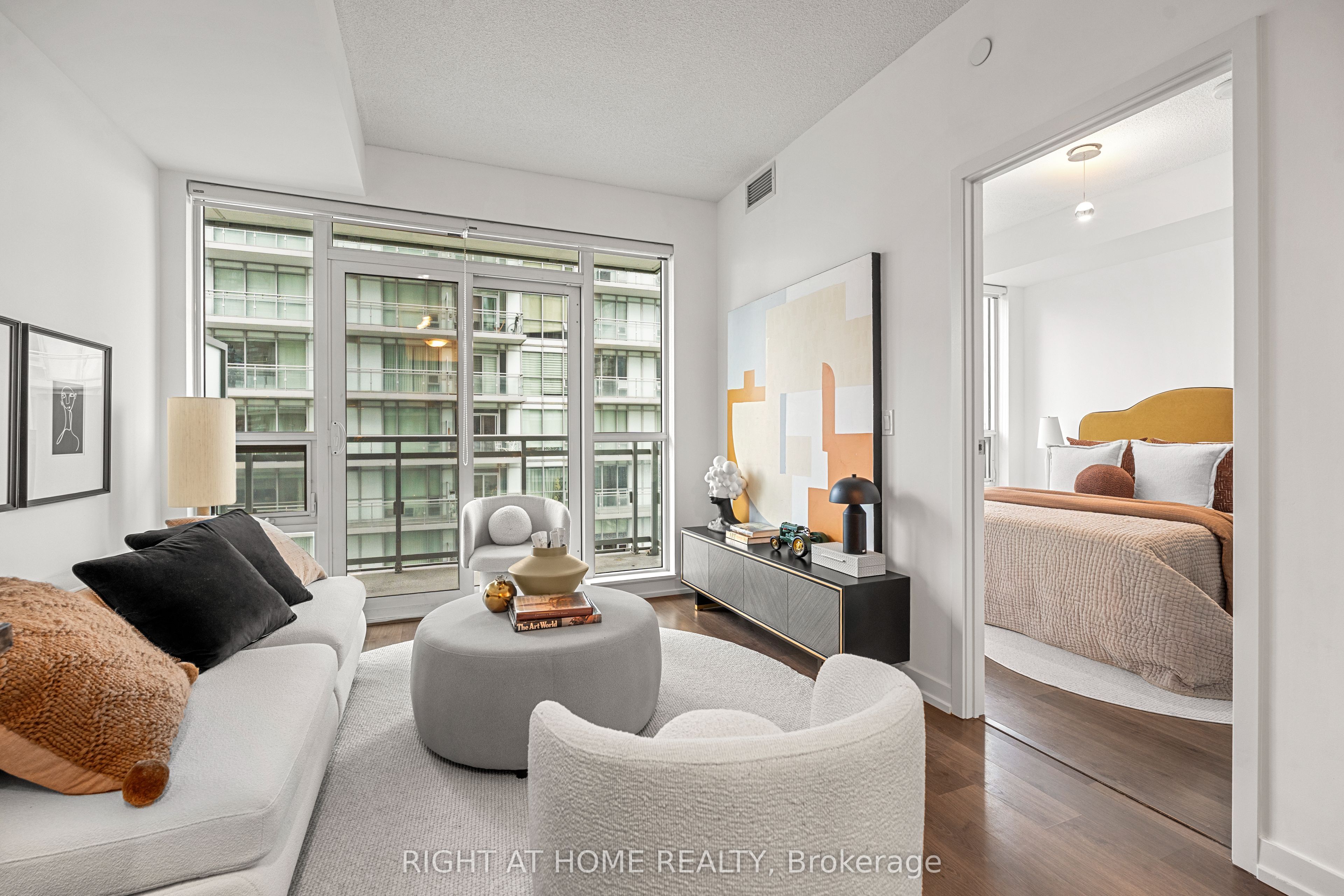 89 Dunfield Avenue 2306, Toronto, ON M4S 0A4 photo 5