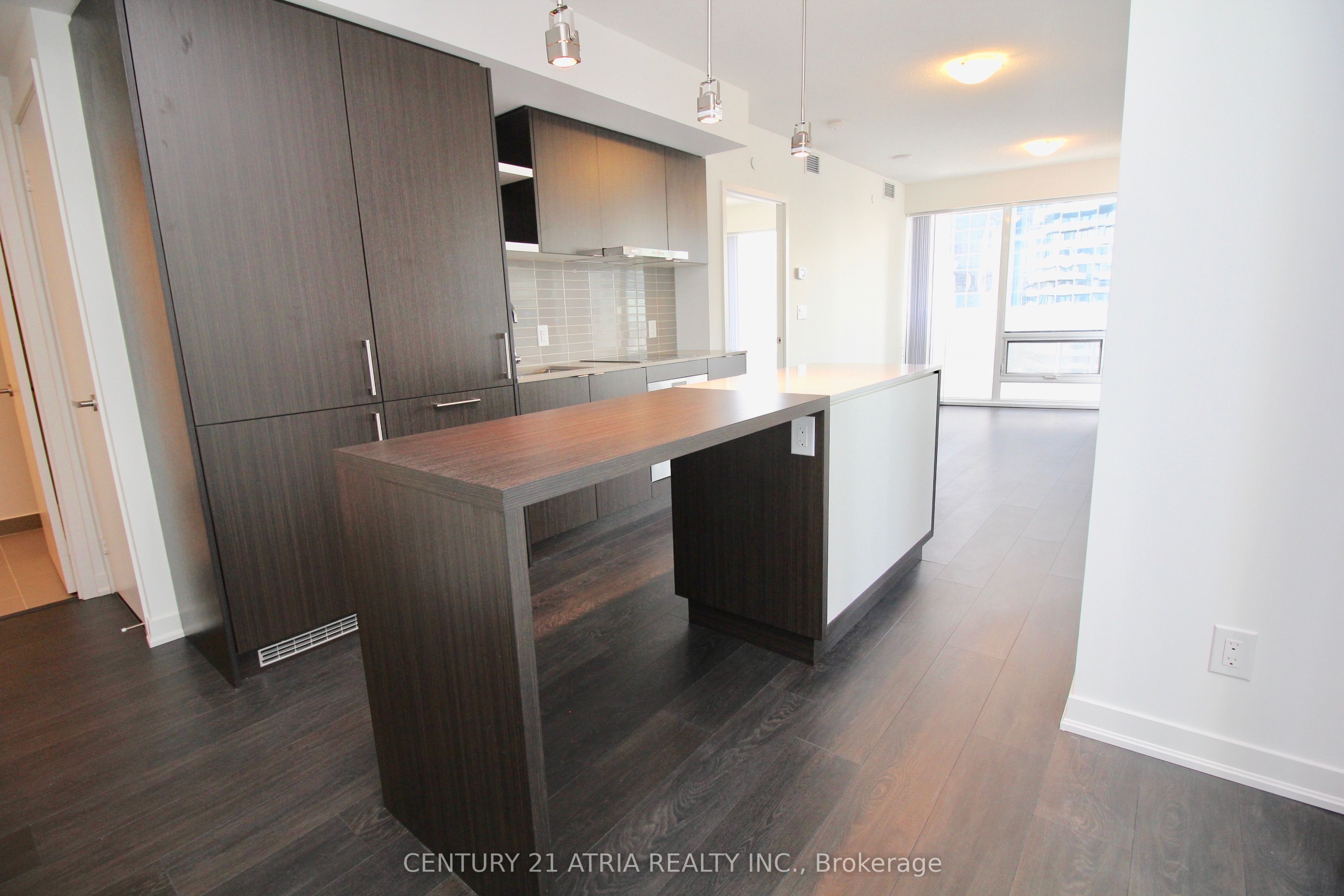 100 Harbour Street 2510, Toronto, ON M5J 0B5 photo 2