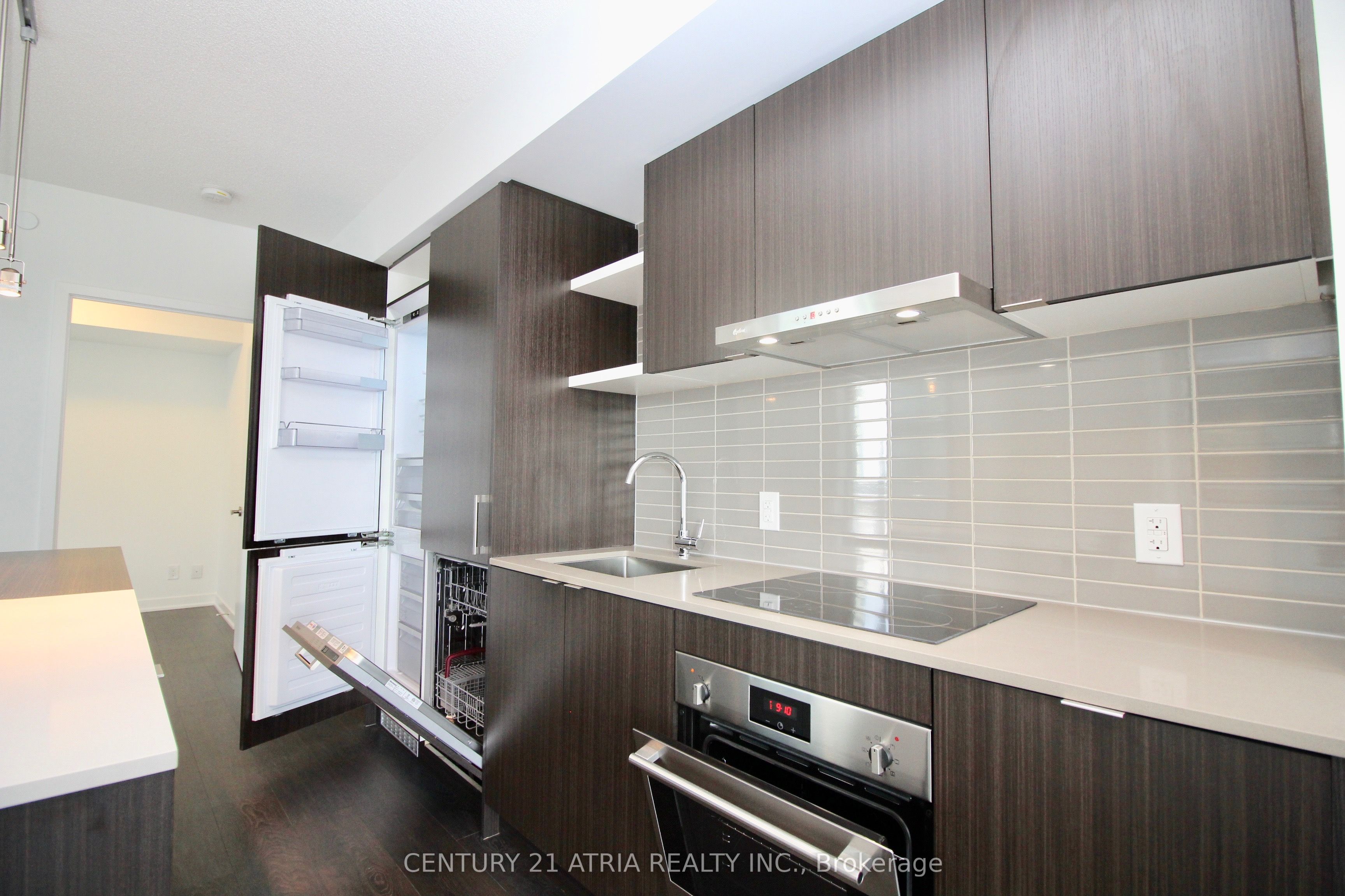 100 Harbour Street 2510, Toronto, ON M5J 0B5 photo 3