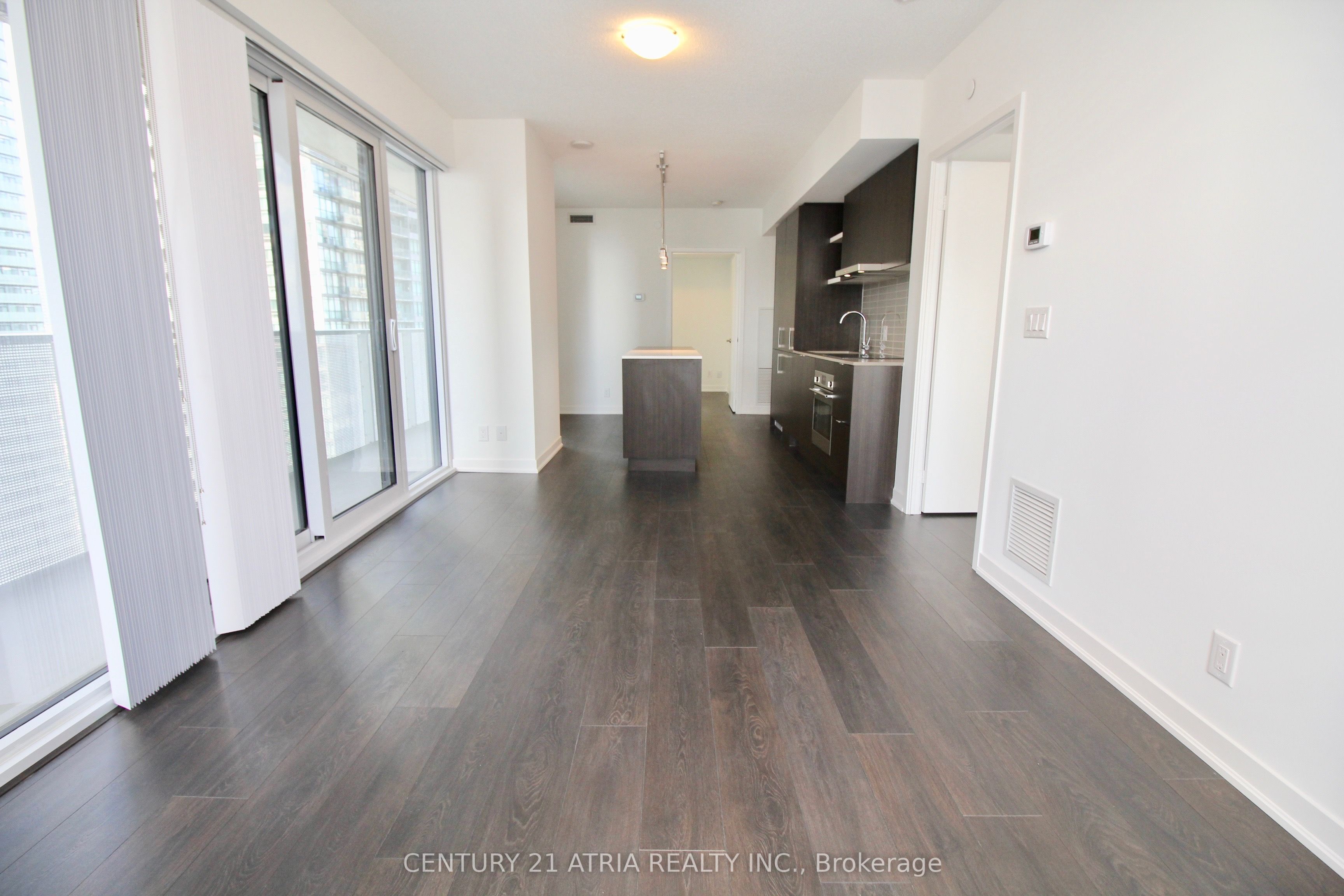100 Harbour Street 2510, Toronto, ON M5J 0B5 photo 4
