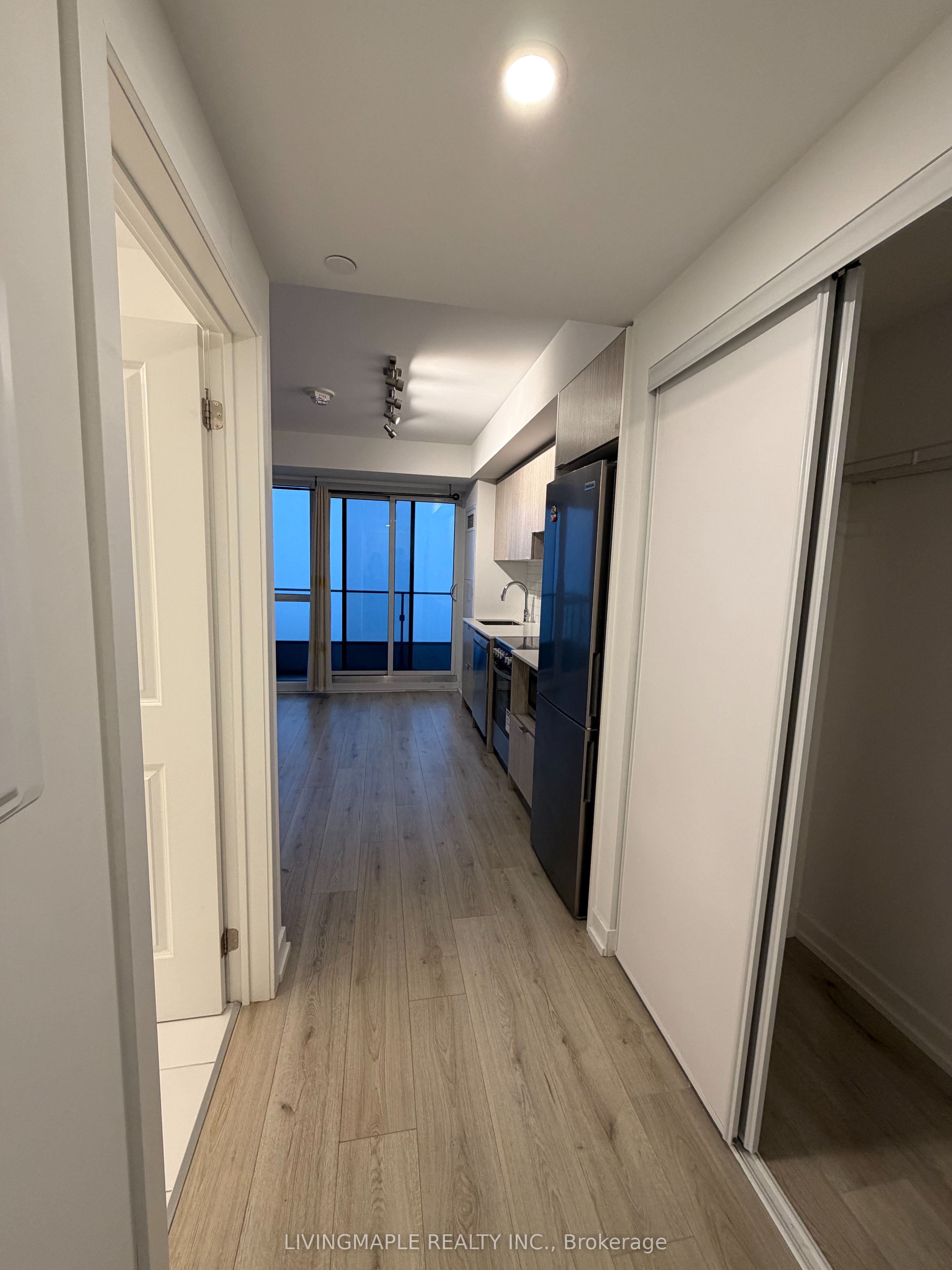 395 Bloor Street E 2309, Toronto, ON M4W 0B4 photo 4