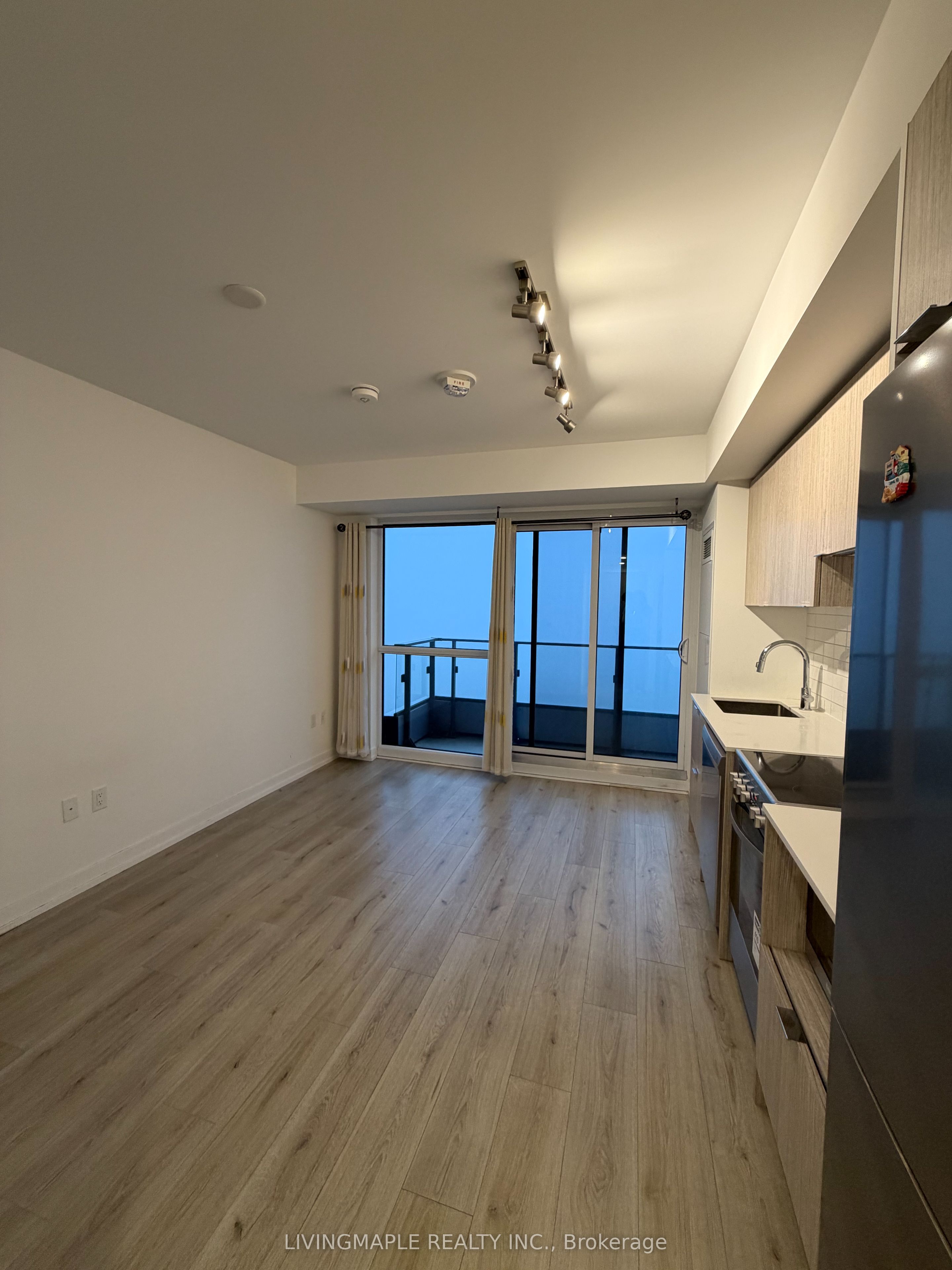 395 Bloor Street E 2309, Toronto, ON M4W 0B4 photo 5