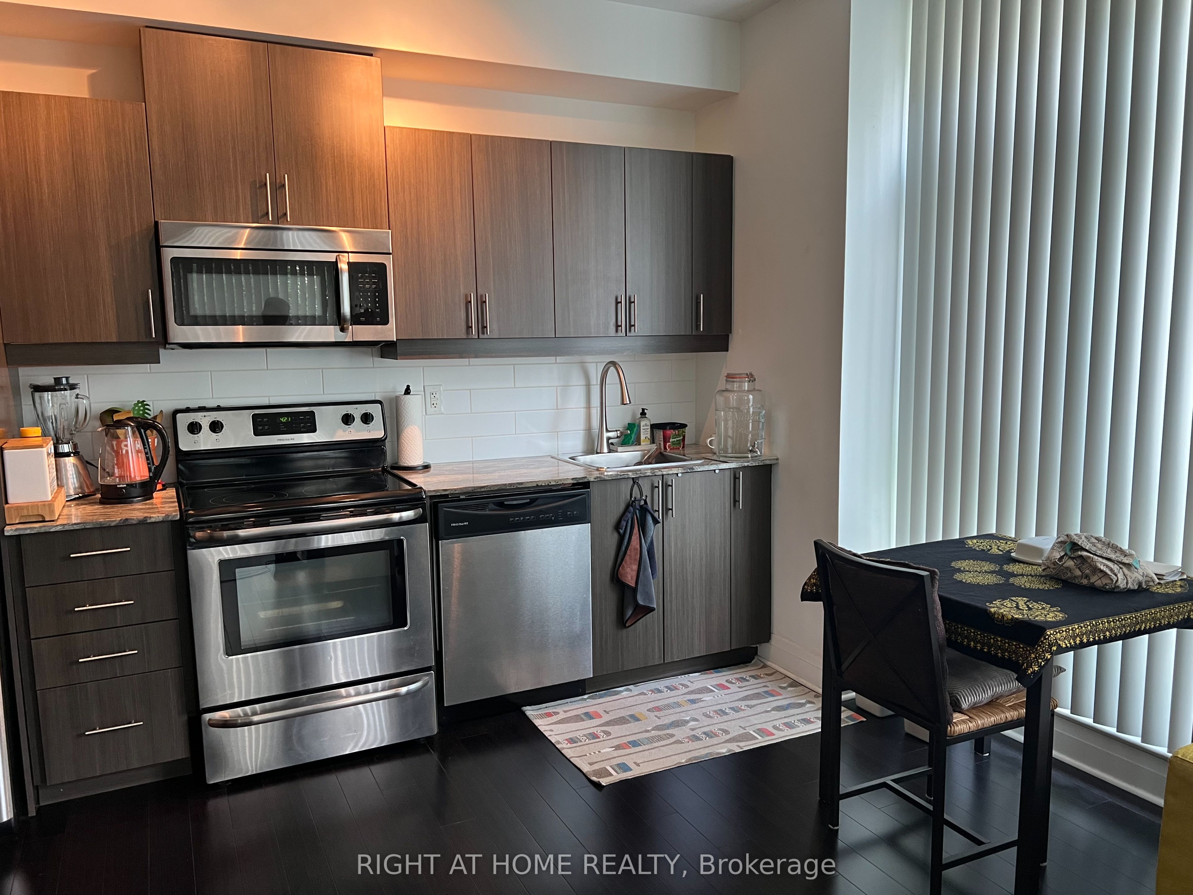 17 Kenaston Gardens 106, Toronto, ON M2K 1G7 photo 2