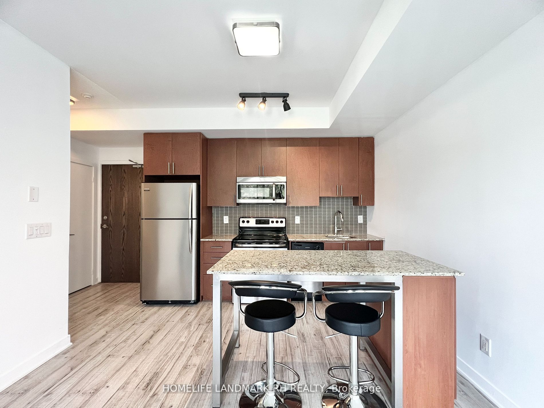 260 Sackville Street 204, Toronto, ON M5A 0B3 photo 3
