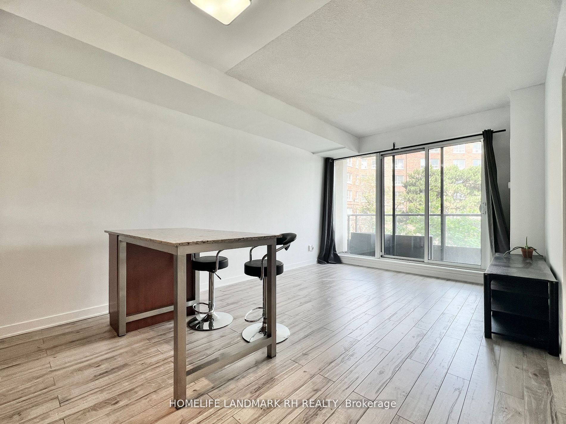 260 Sackville Street 204, Toronto, ON M5A 0B3 photo 4