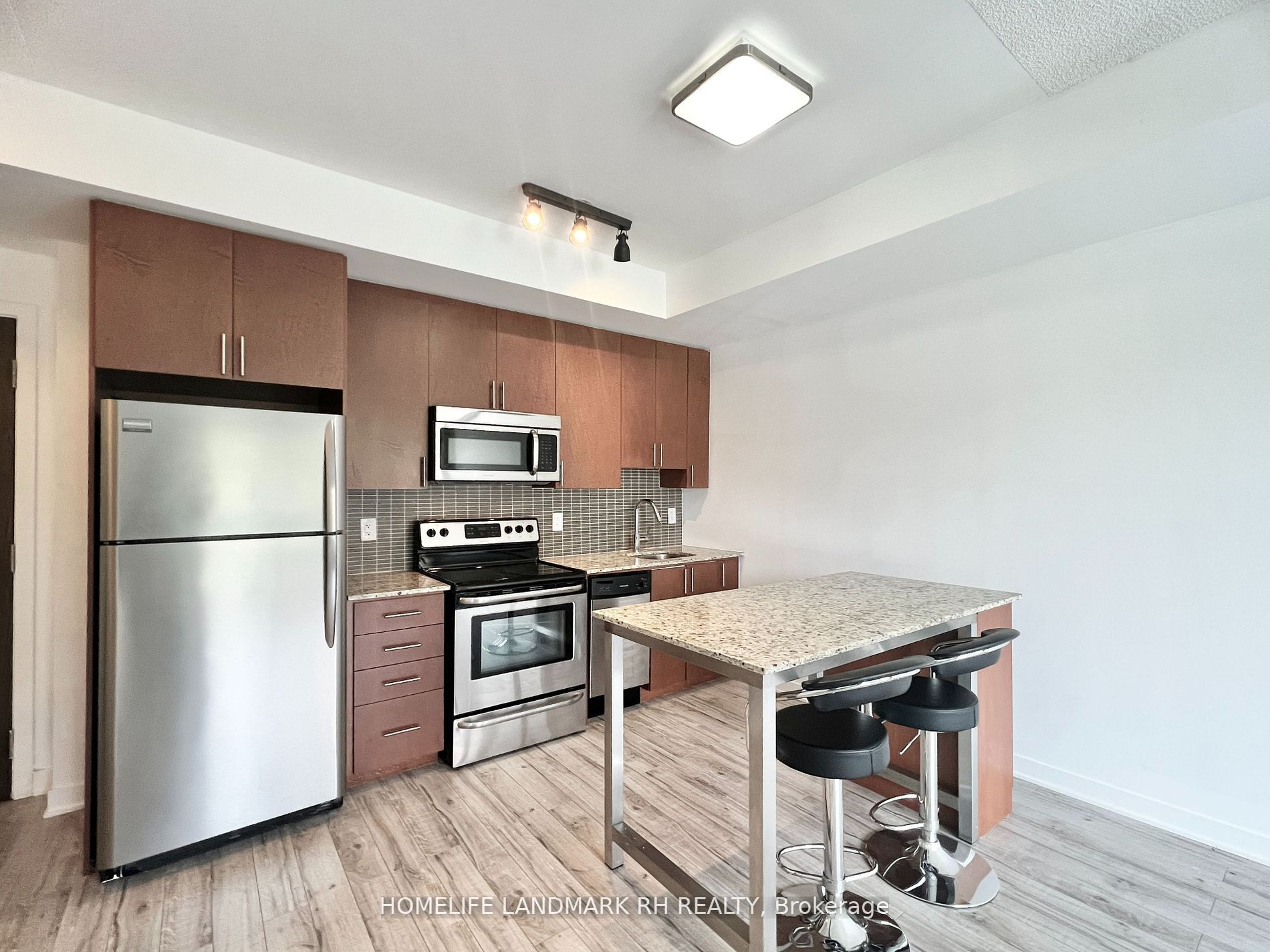 260 Sackville Street 204, Toronto, ON M5A 0B3 photo 5