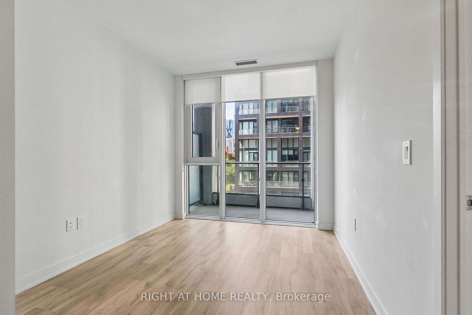60 Princess Street 447, Toronto, ON M5A 2C7 photo 4